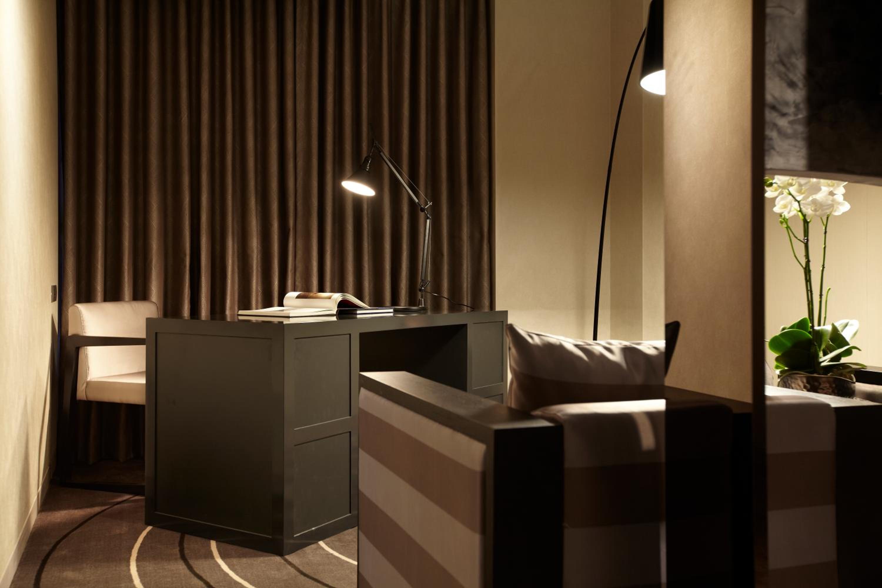 [Special Offer] Junior Suite with Premium with Breakfast Room Service & 1 hour Late Check-out  photo 2