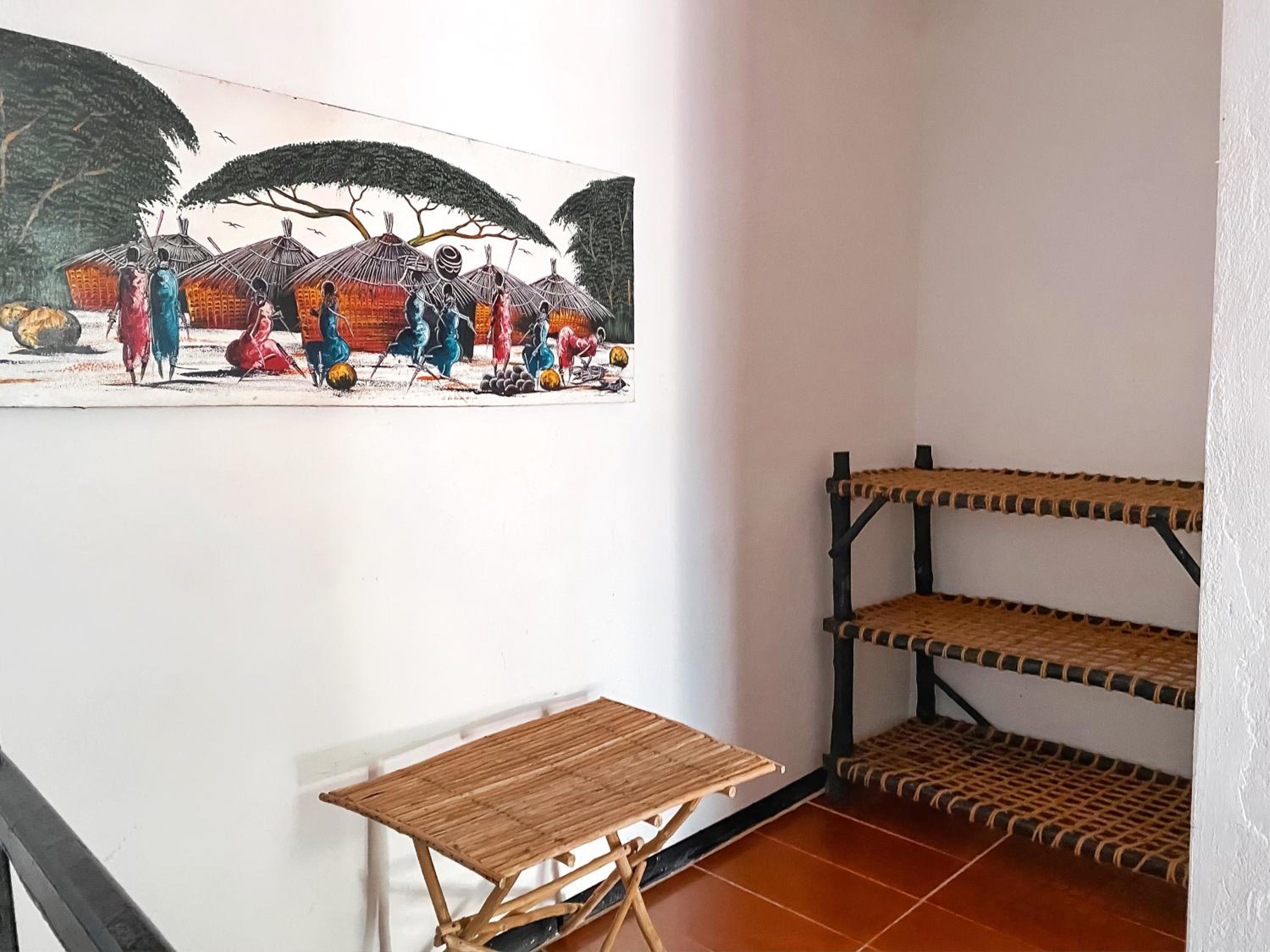 Large Twin Room - Photo 6