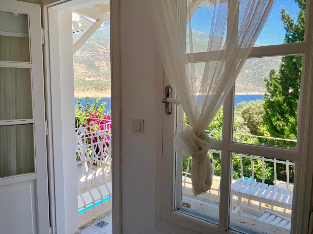 Double Room With Balcony And Sea View - Photo 23