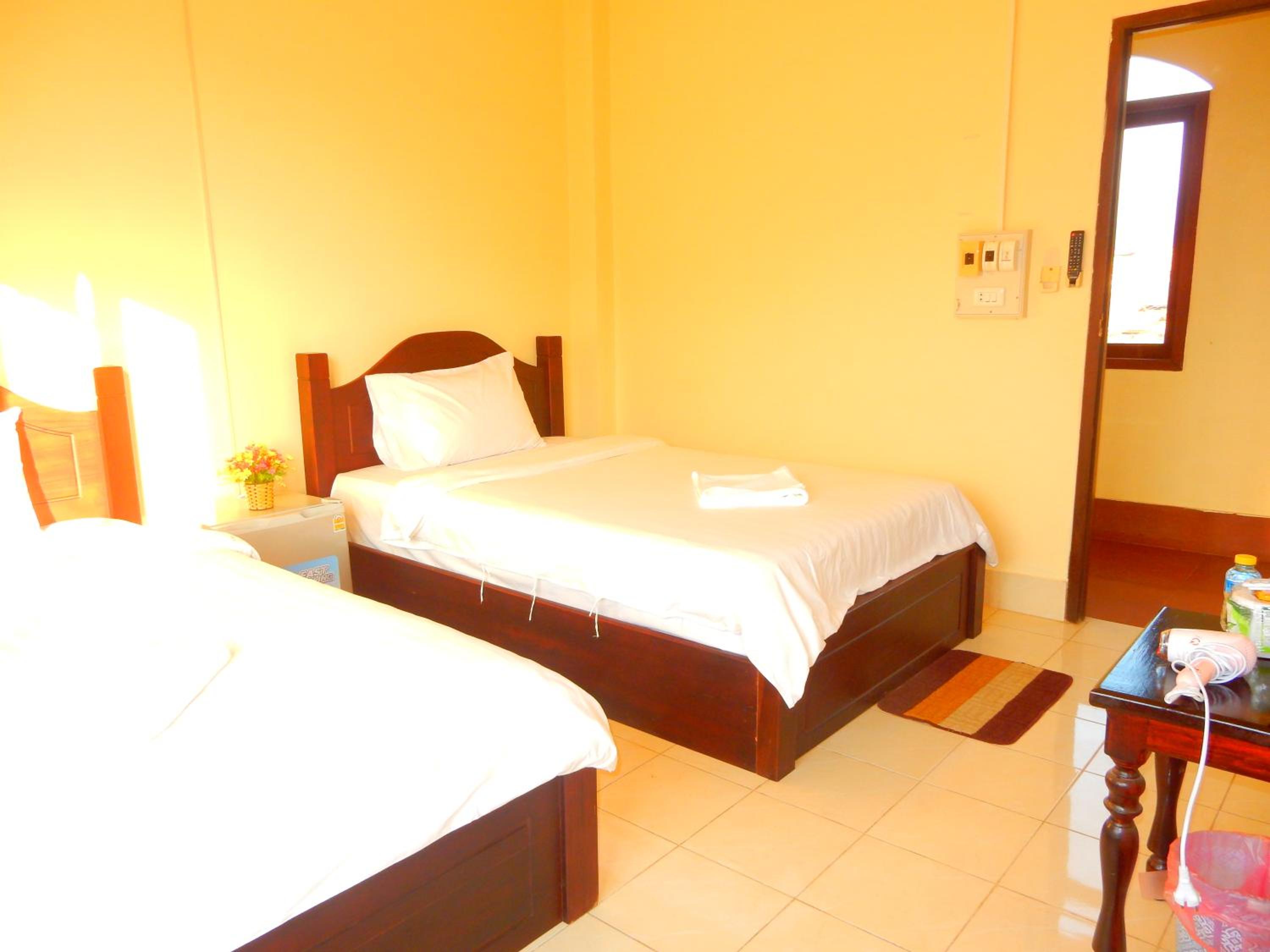 Twin Room - Photo 6