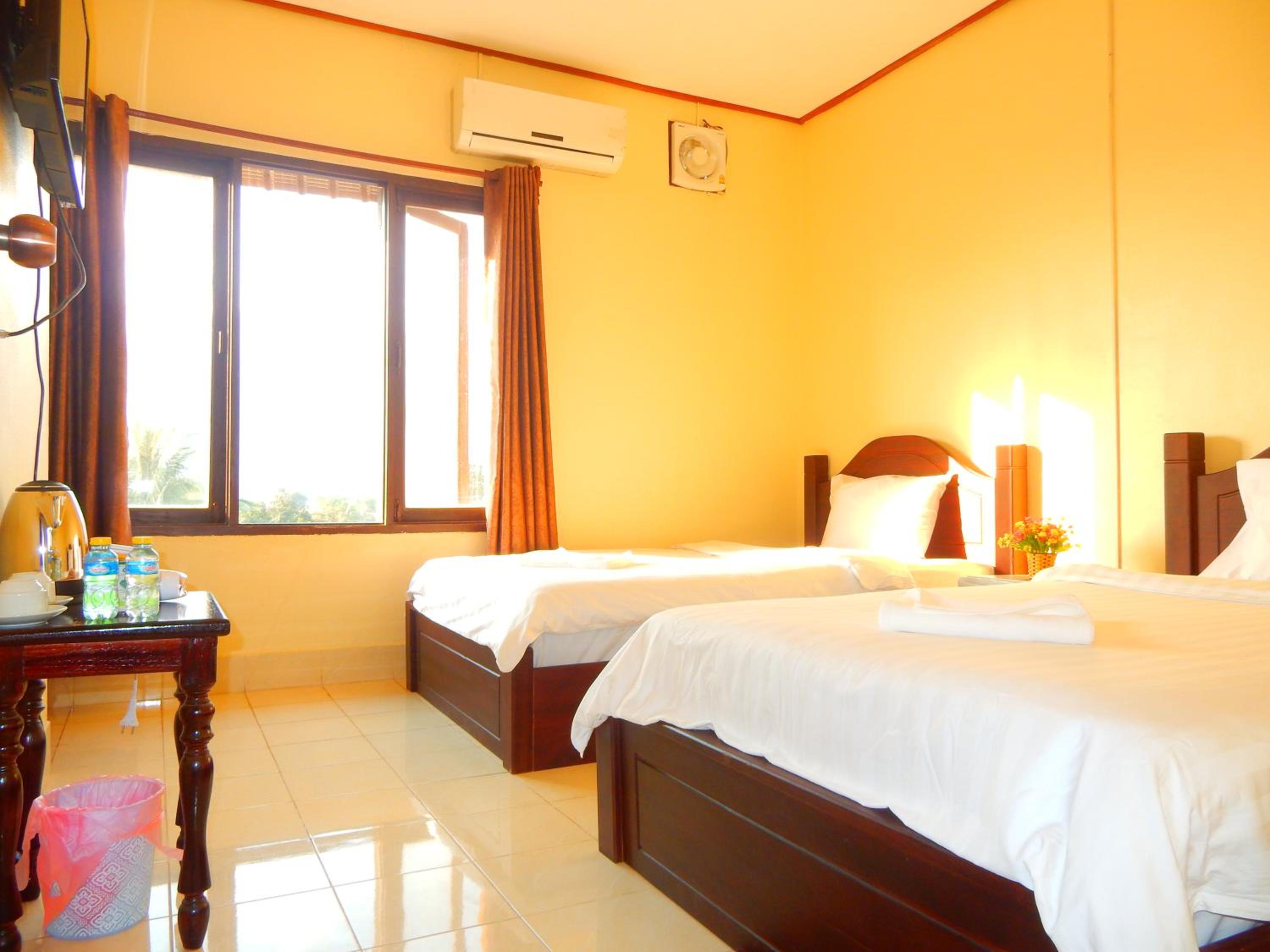 Twin Room - Photo 5