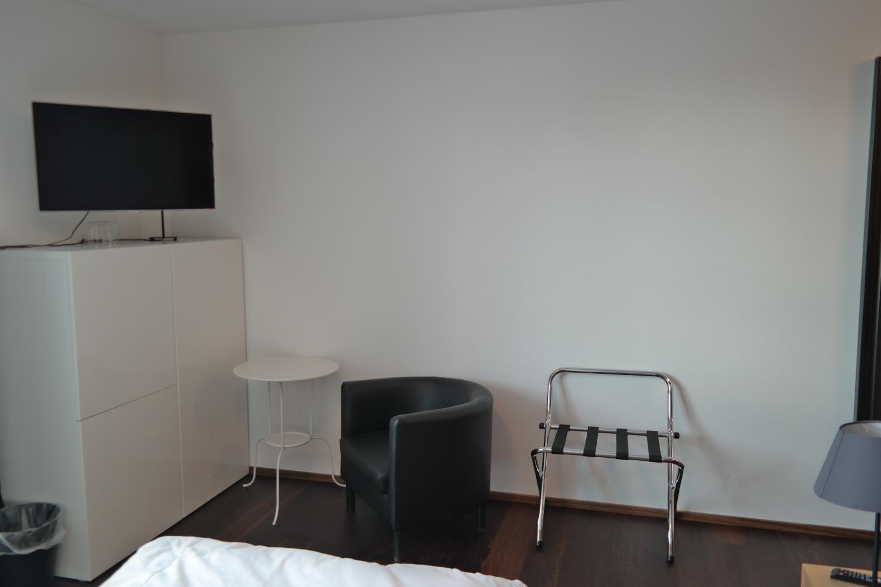 Standard Double Room with Balcony - Photo 6