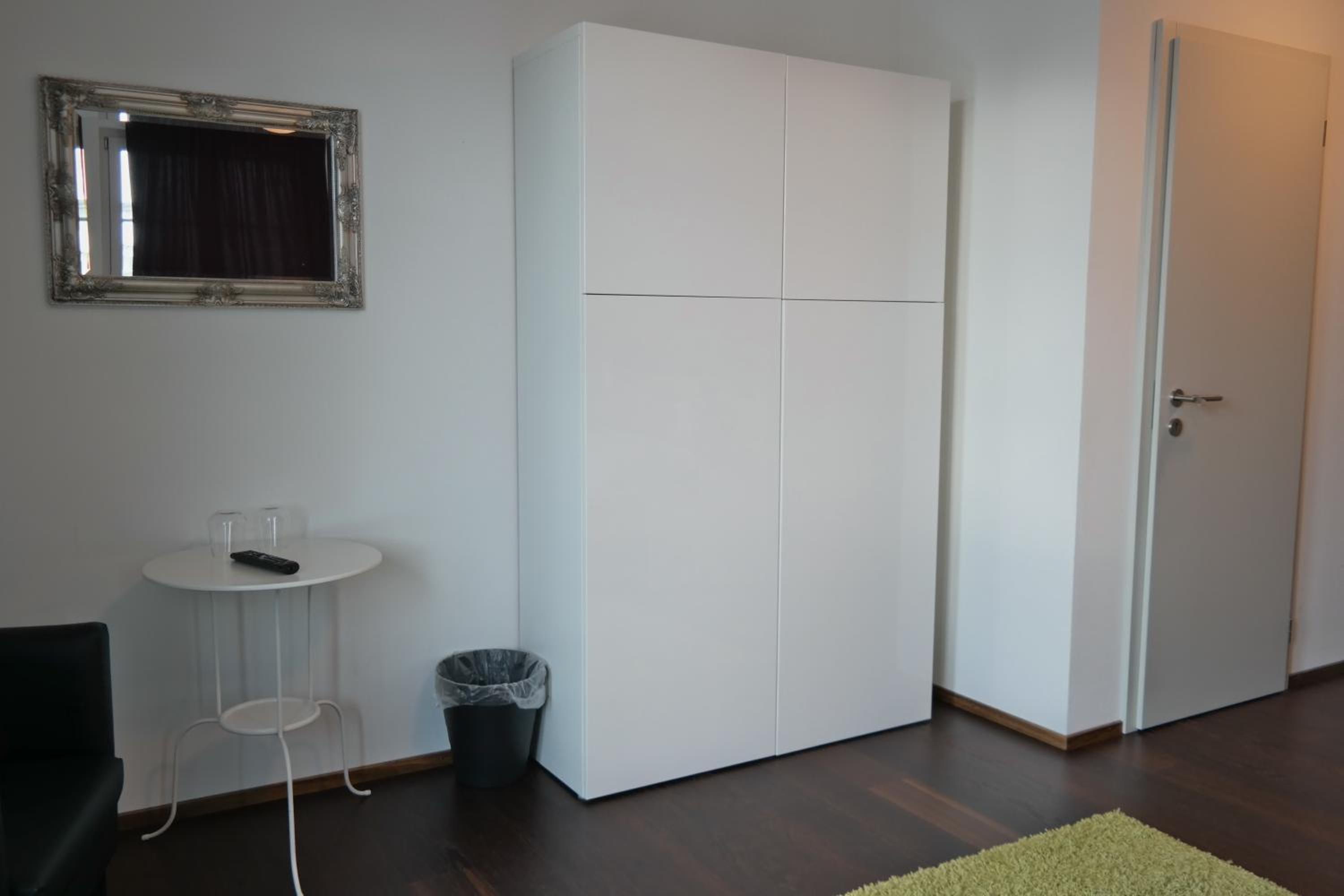 Standard Double Room with Balcony - Photo 9