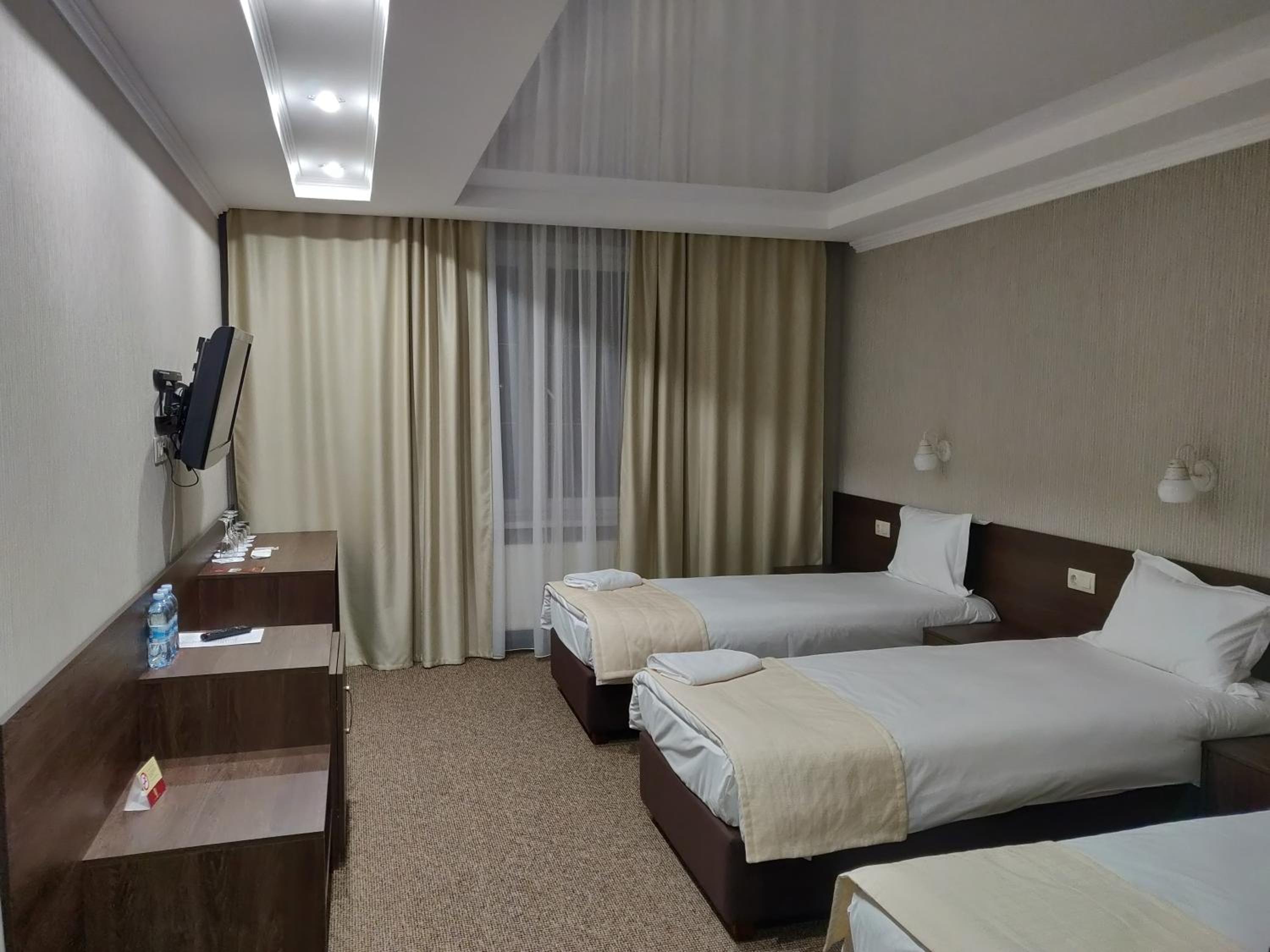 Standard Triple Room photo 2