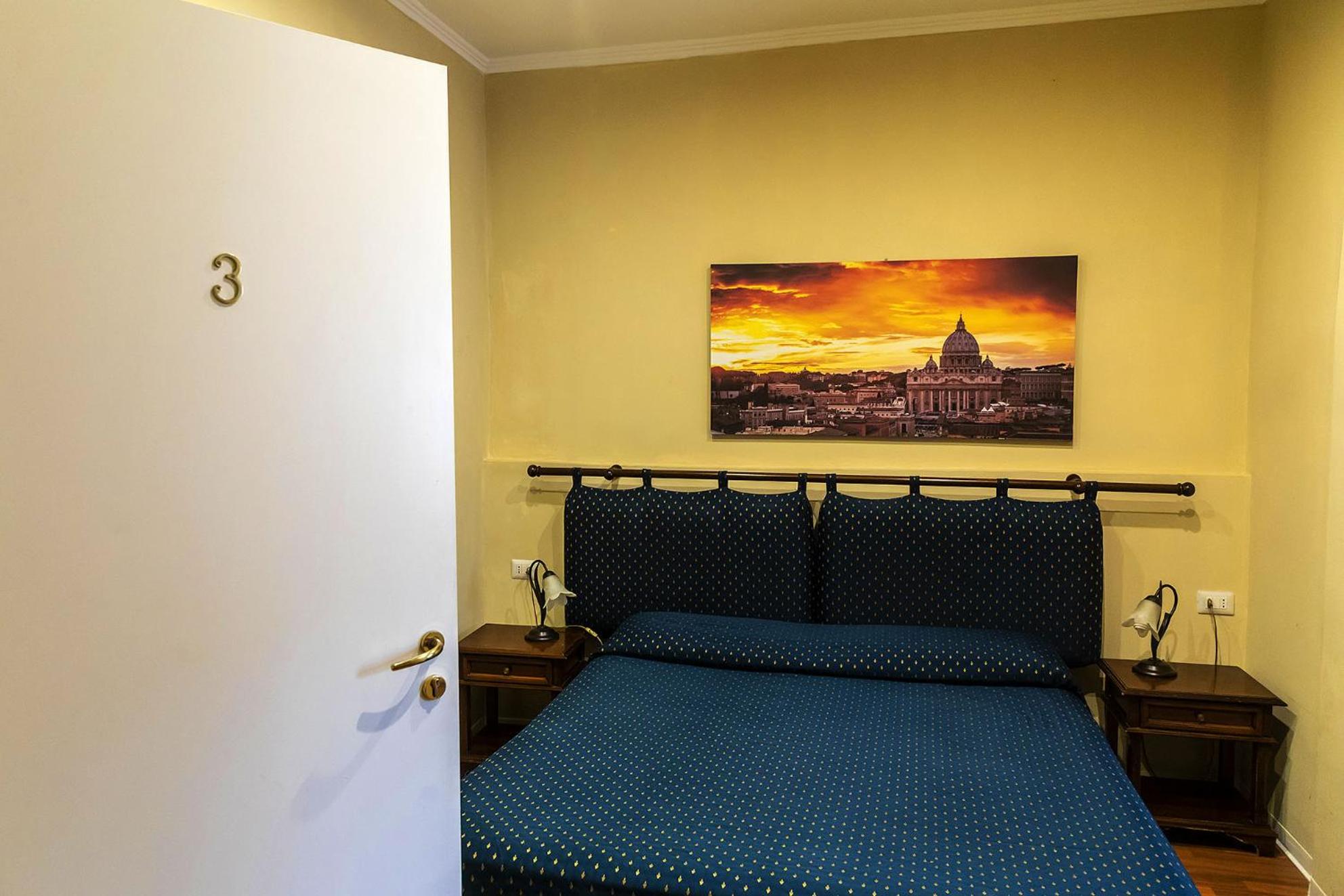 Economy Double Room photo 2