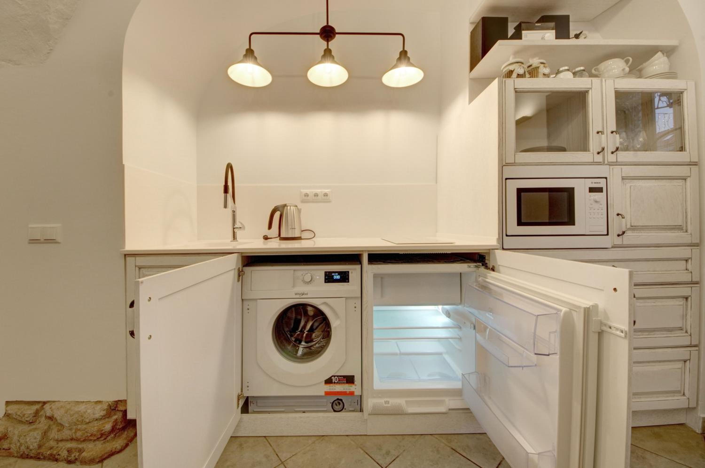 Apartment with Terrace - Photo 14