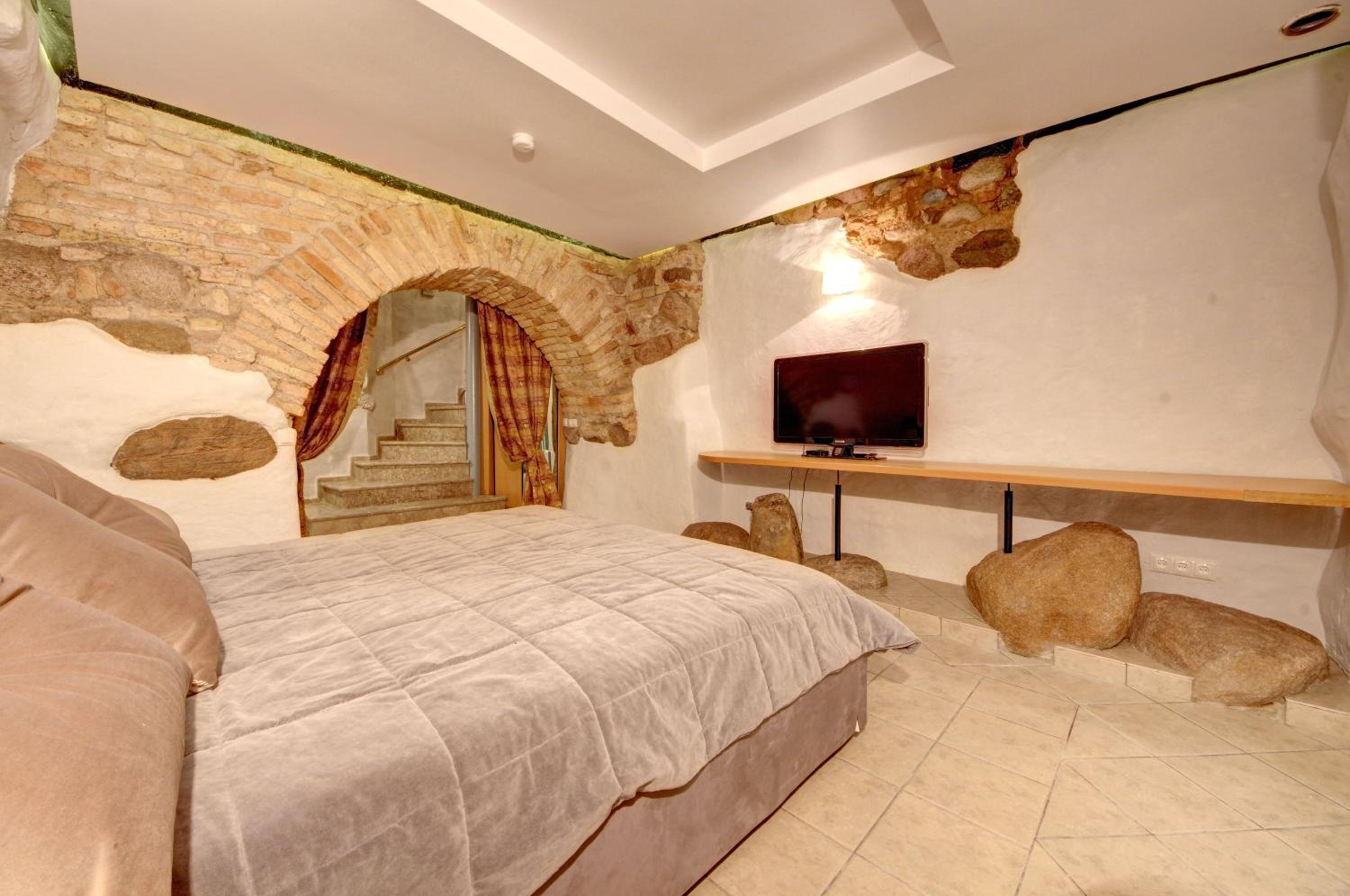 Apartment with Terrace - Photo 7