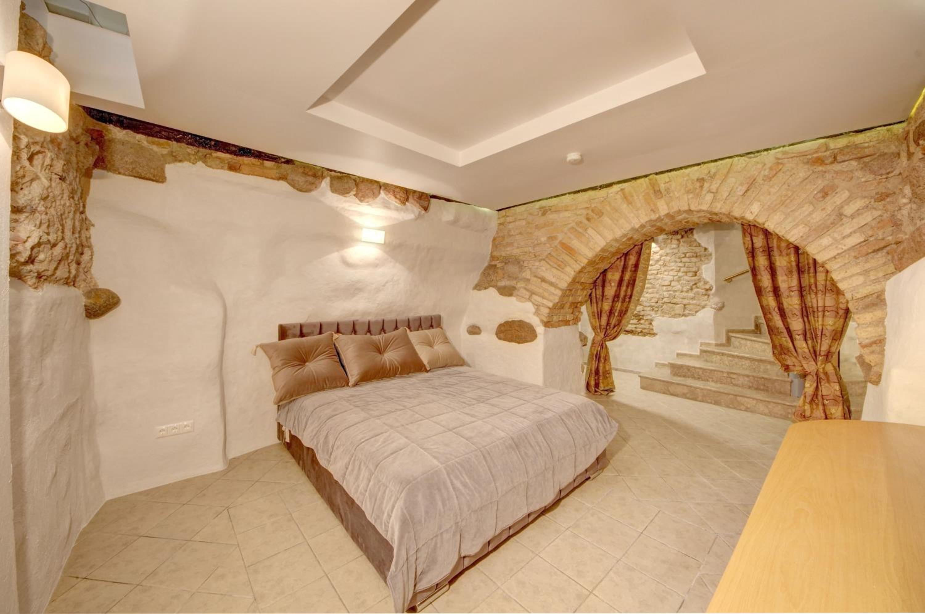 Apartment with Terrace - Photo 27