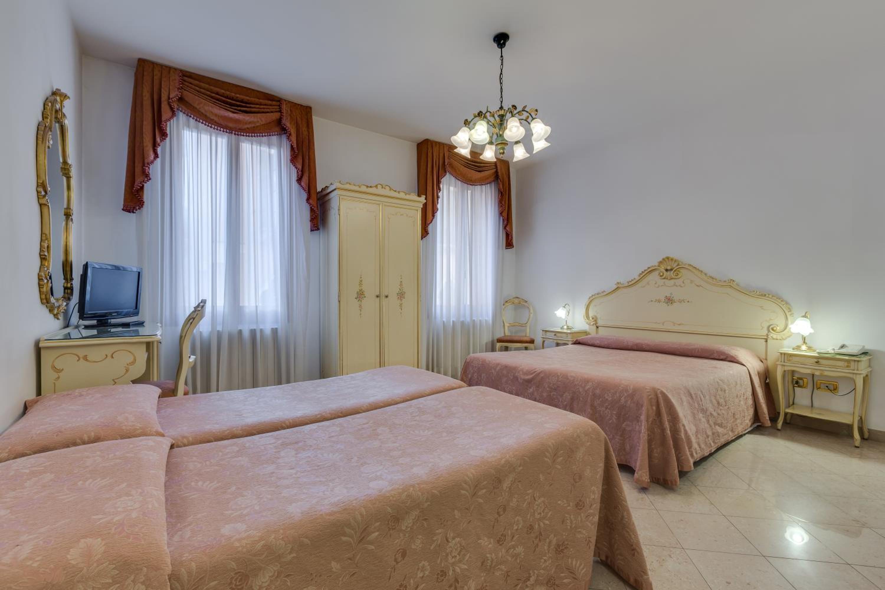 Quadruple Room photo 3