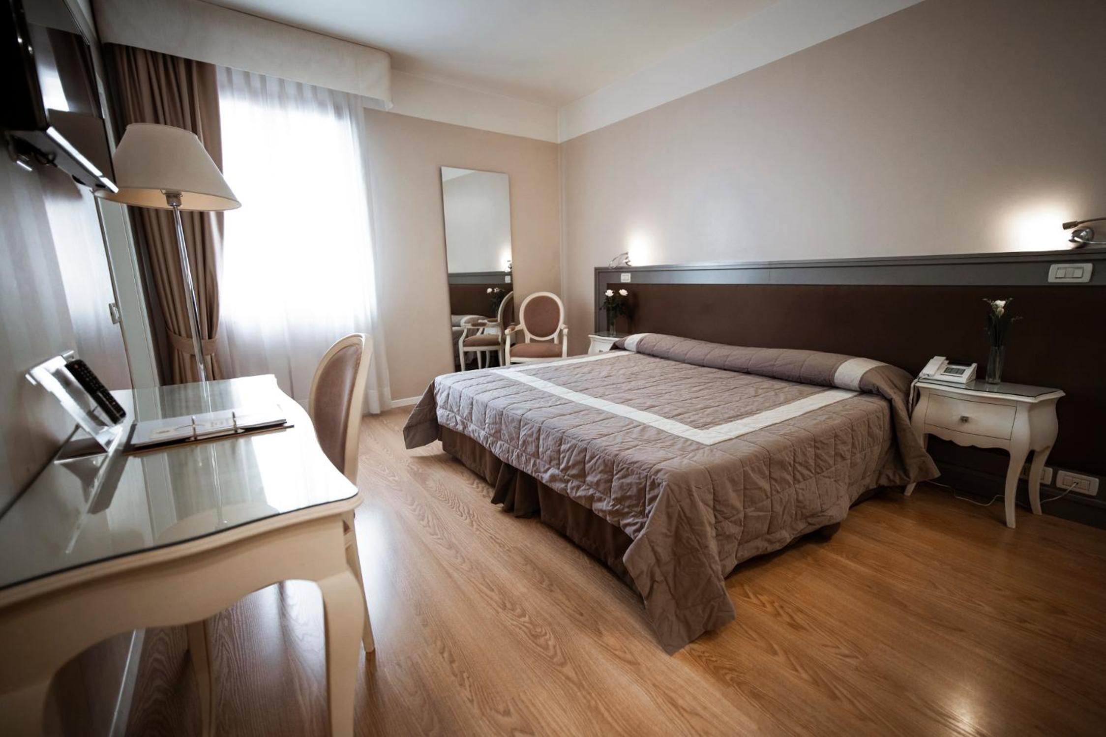 Superior Double Room - Photo 3