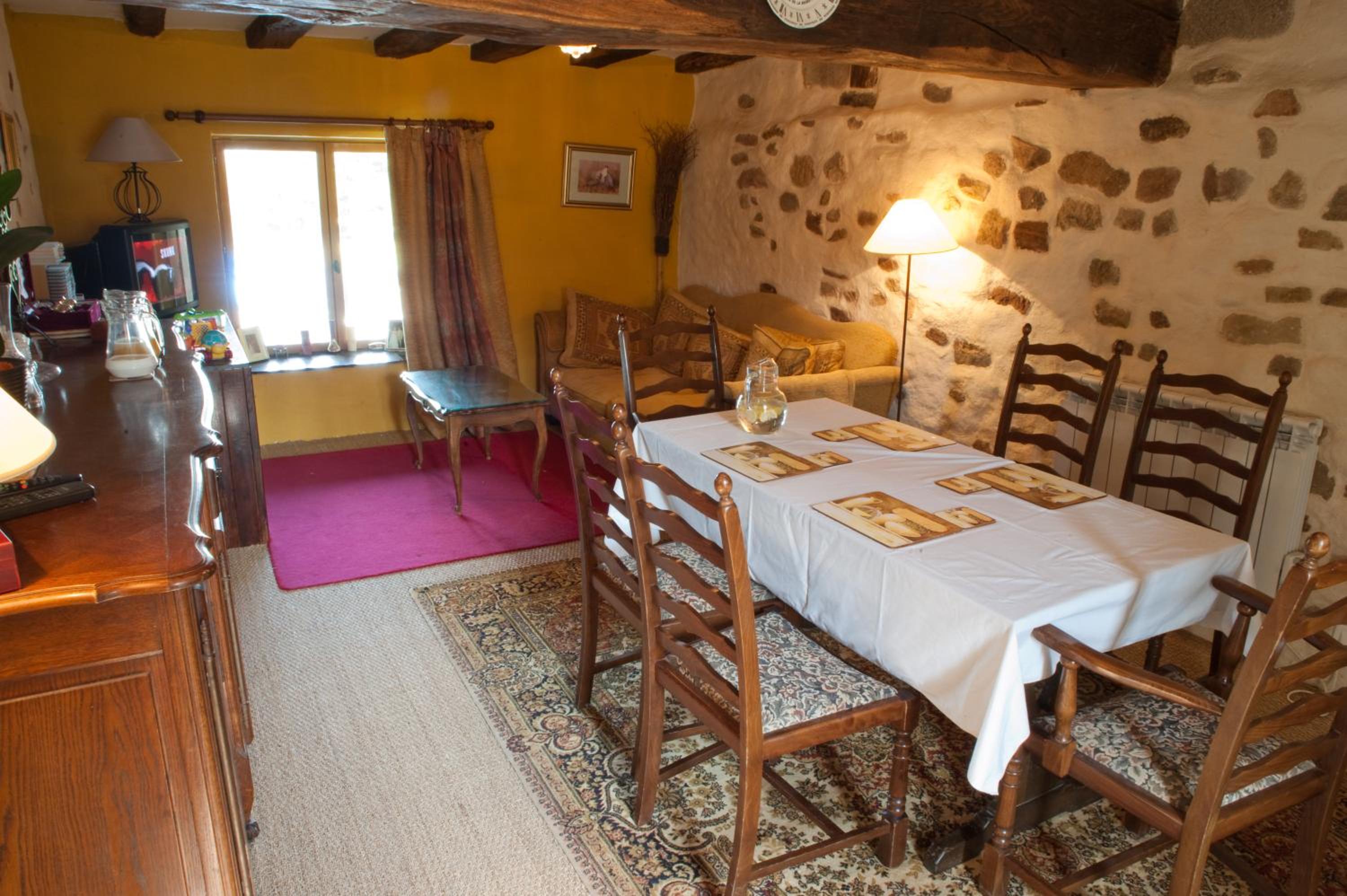 Double Room - Photo 14