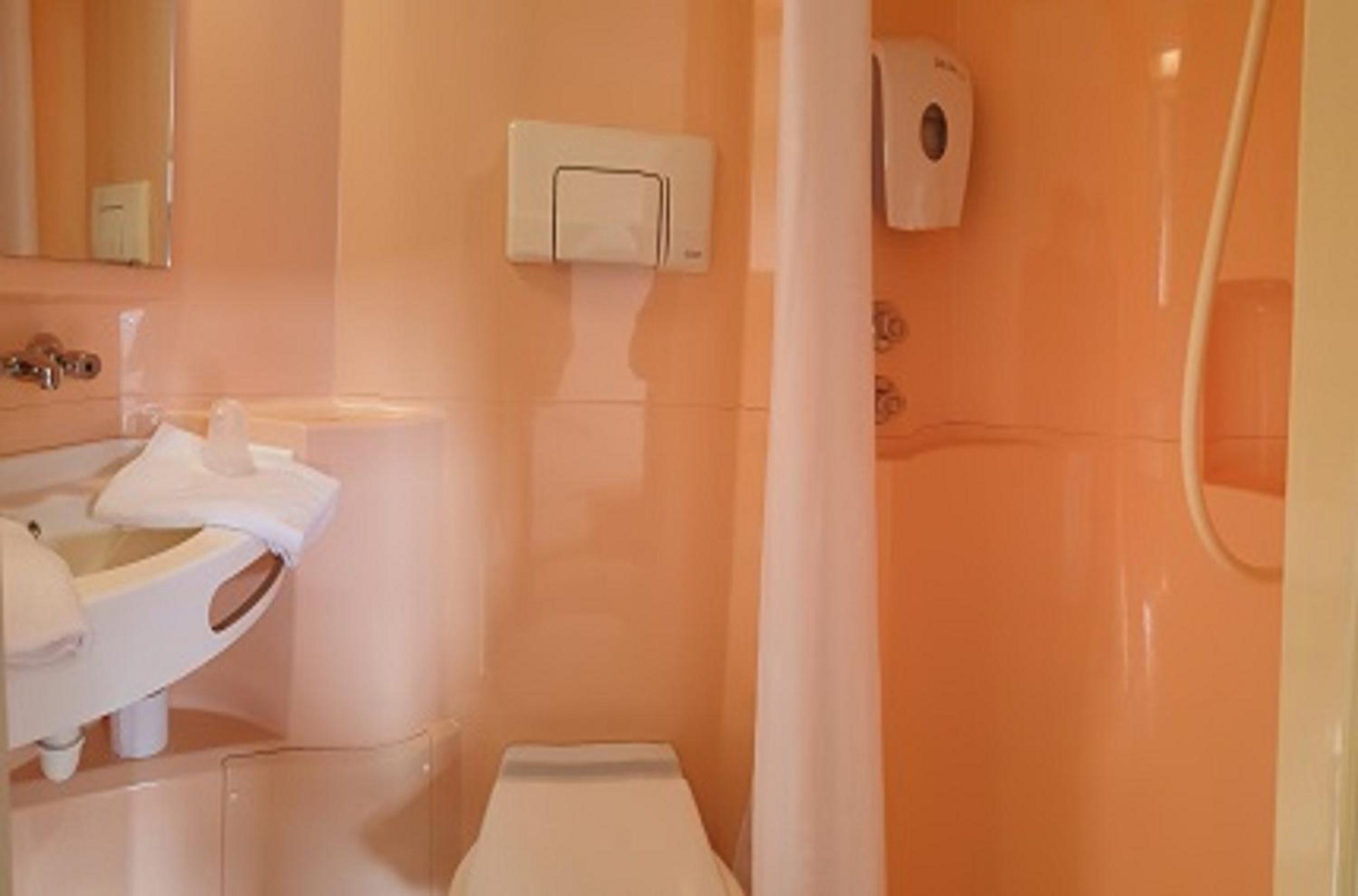 Twin Room - Photo 7