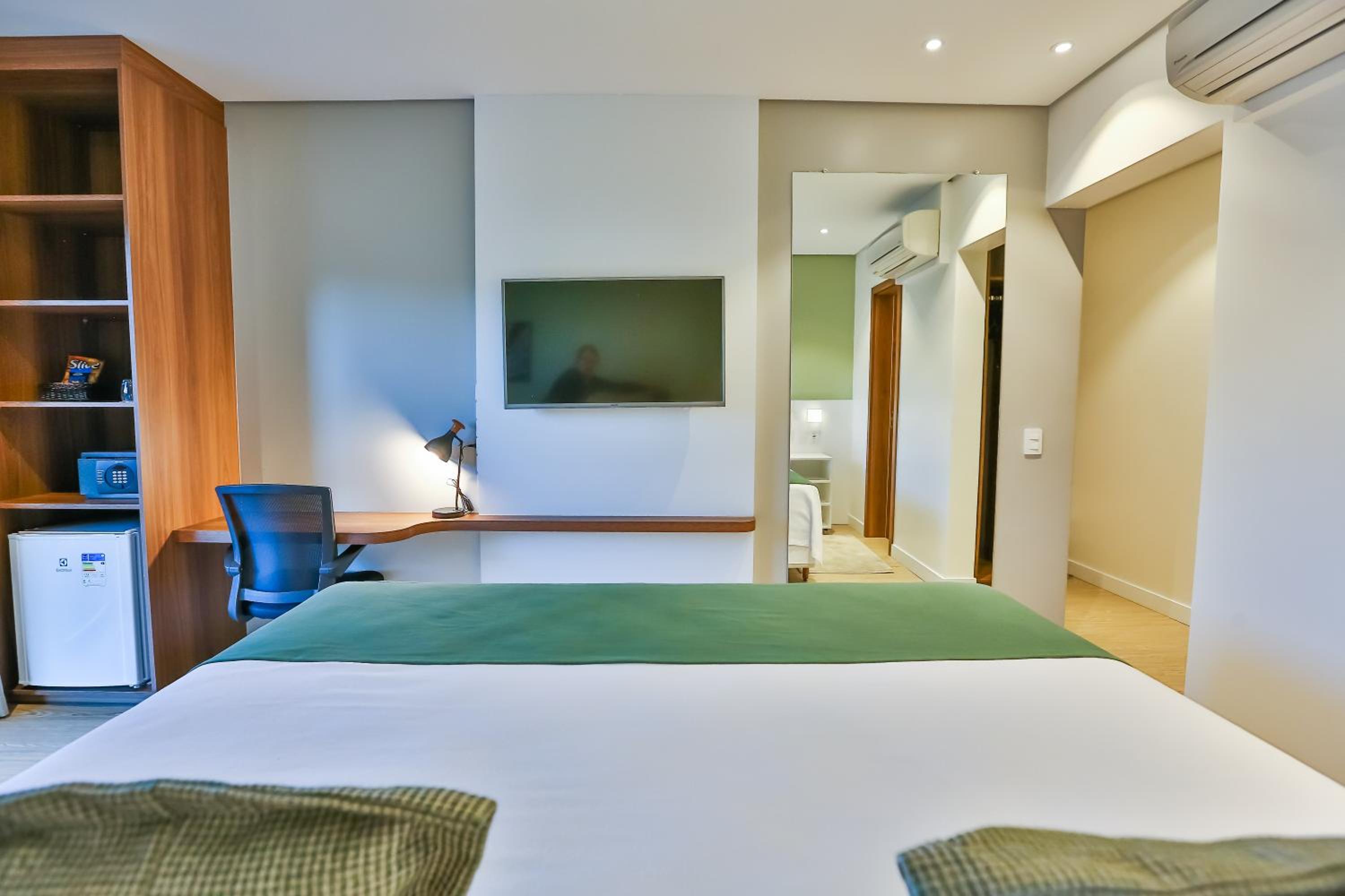 Superior King Room photo 2