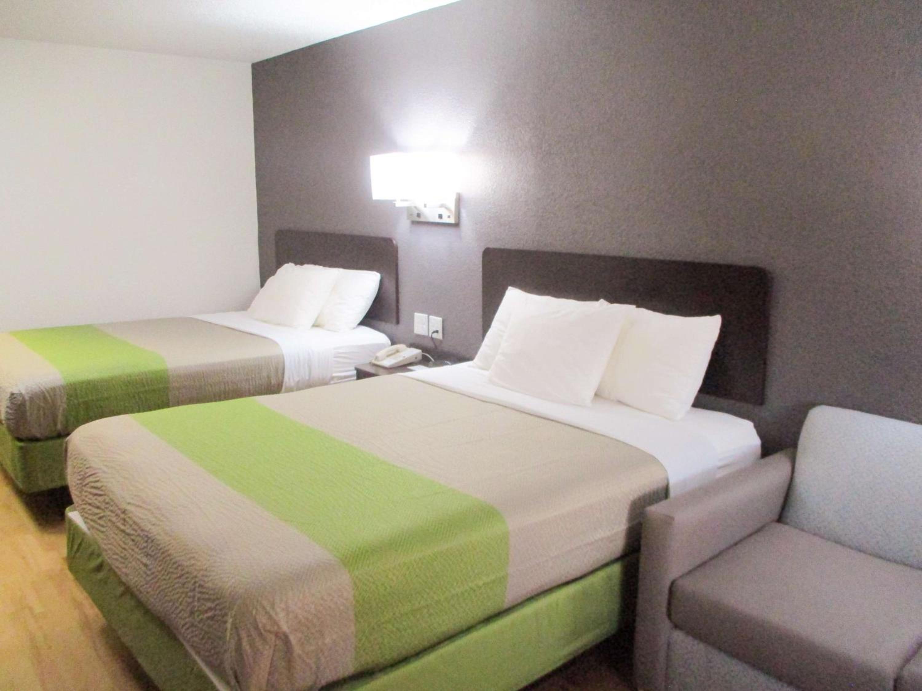 Queen Room with Two Queen Beds - Smoking photo 2