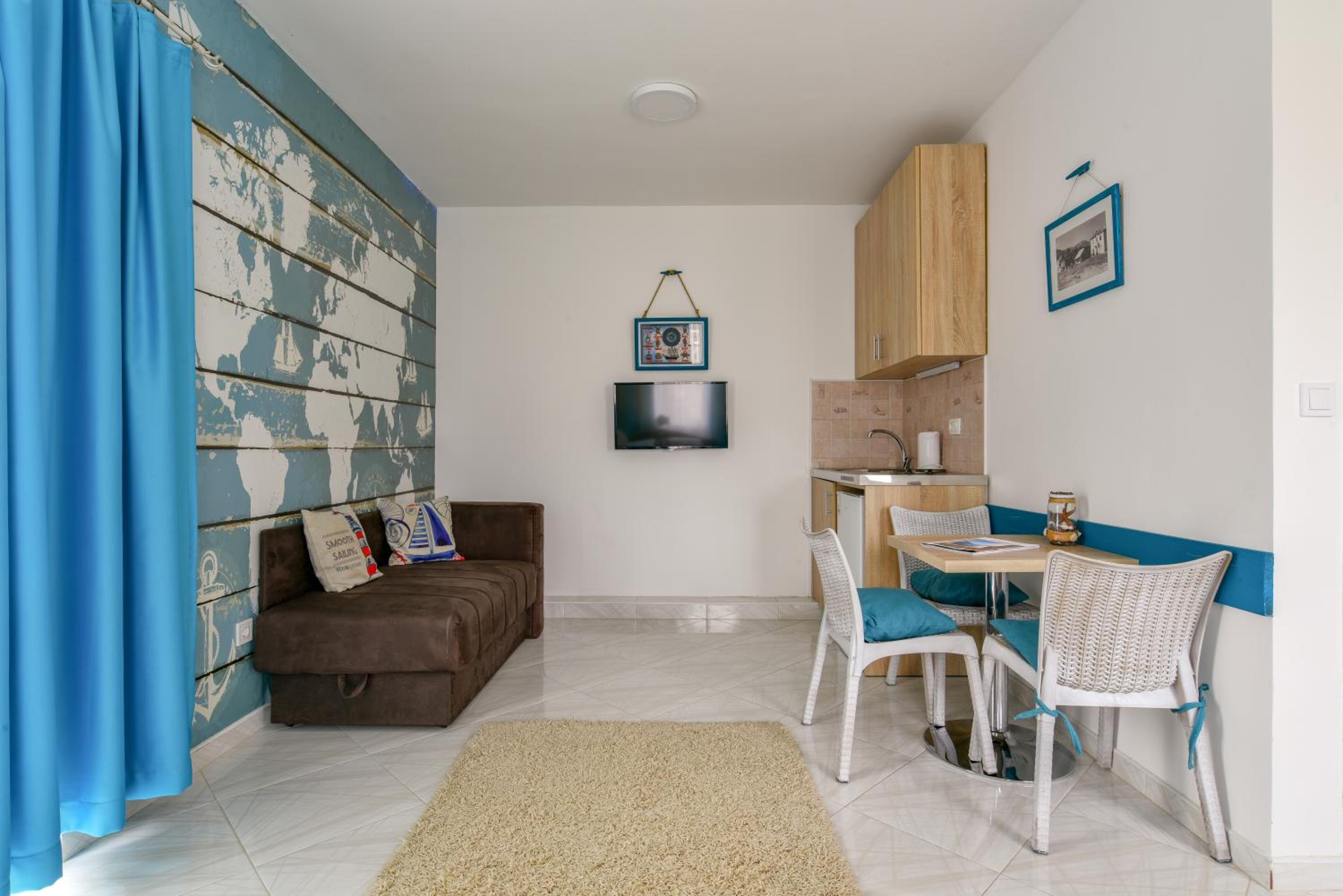 Apartment With Mountain View photo 1
