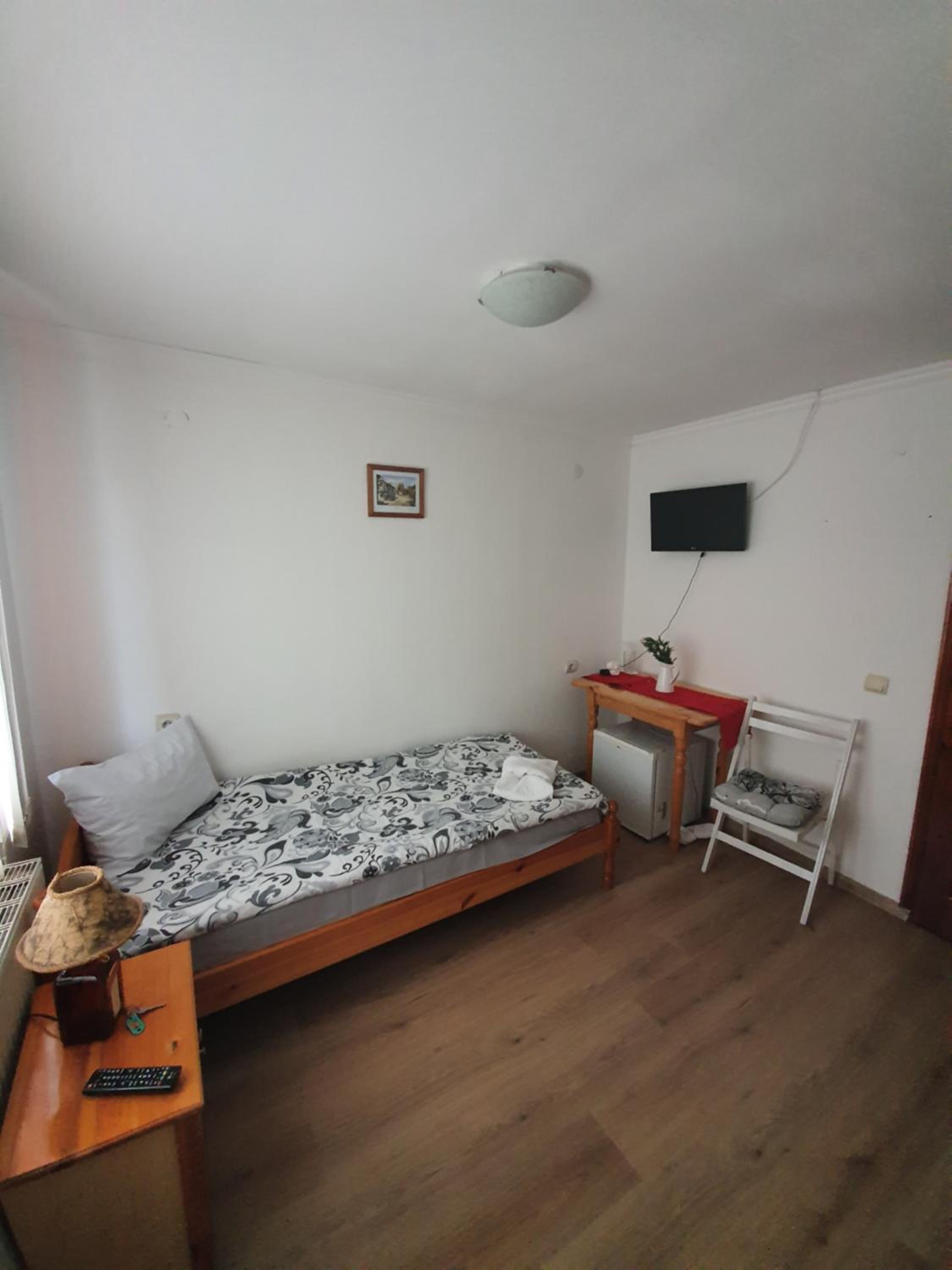 Single Room with Bathroom photo 1