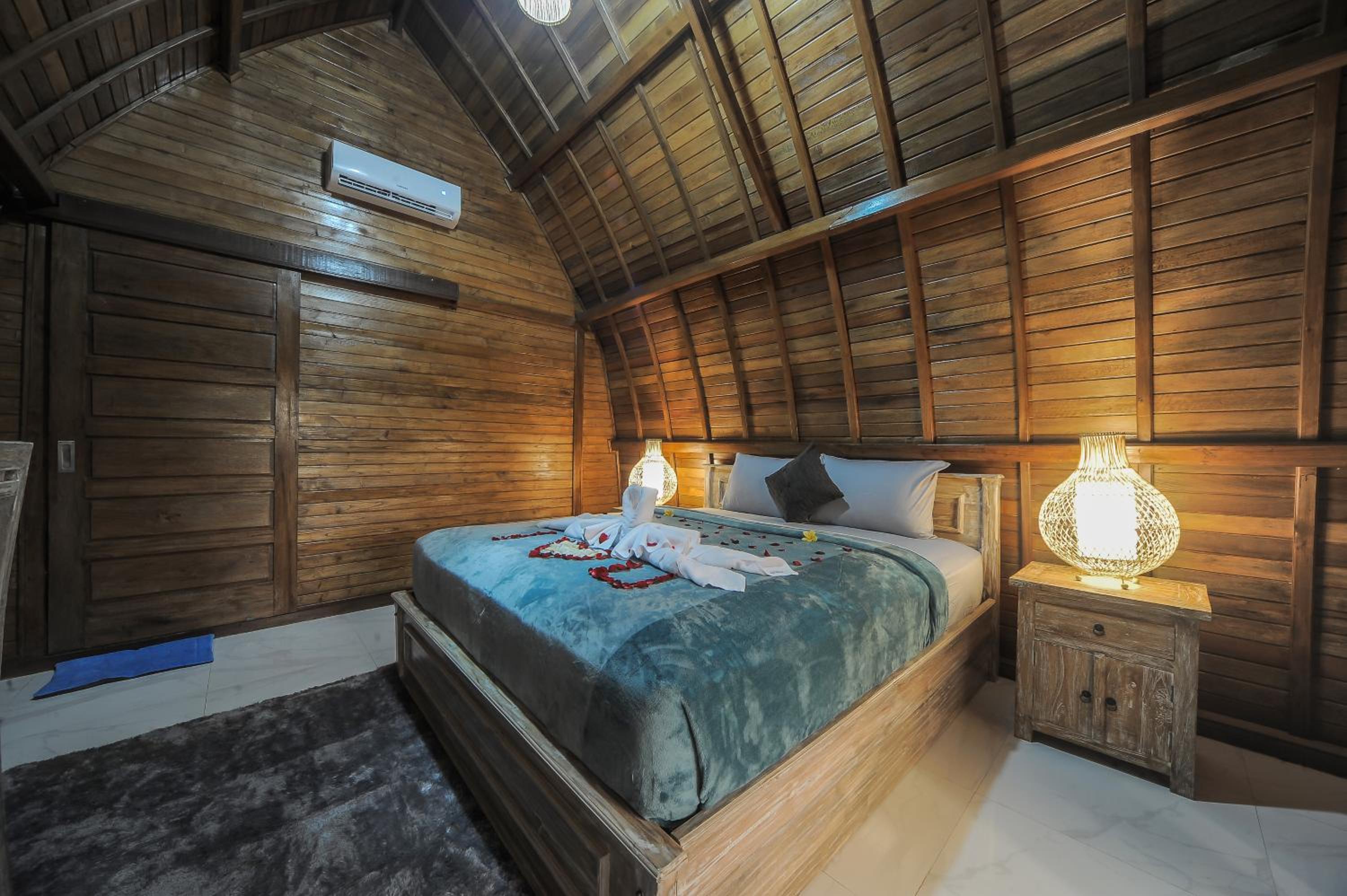 Deluxe King Room - Photo 6