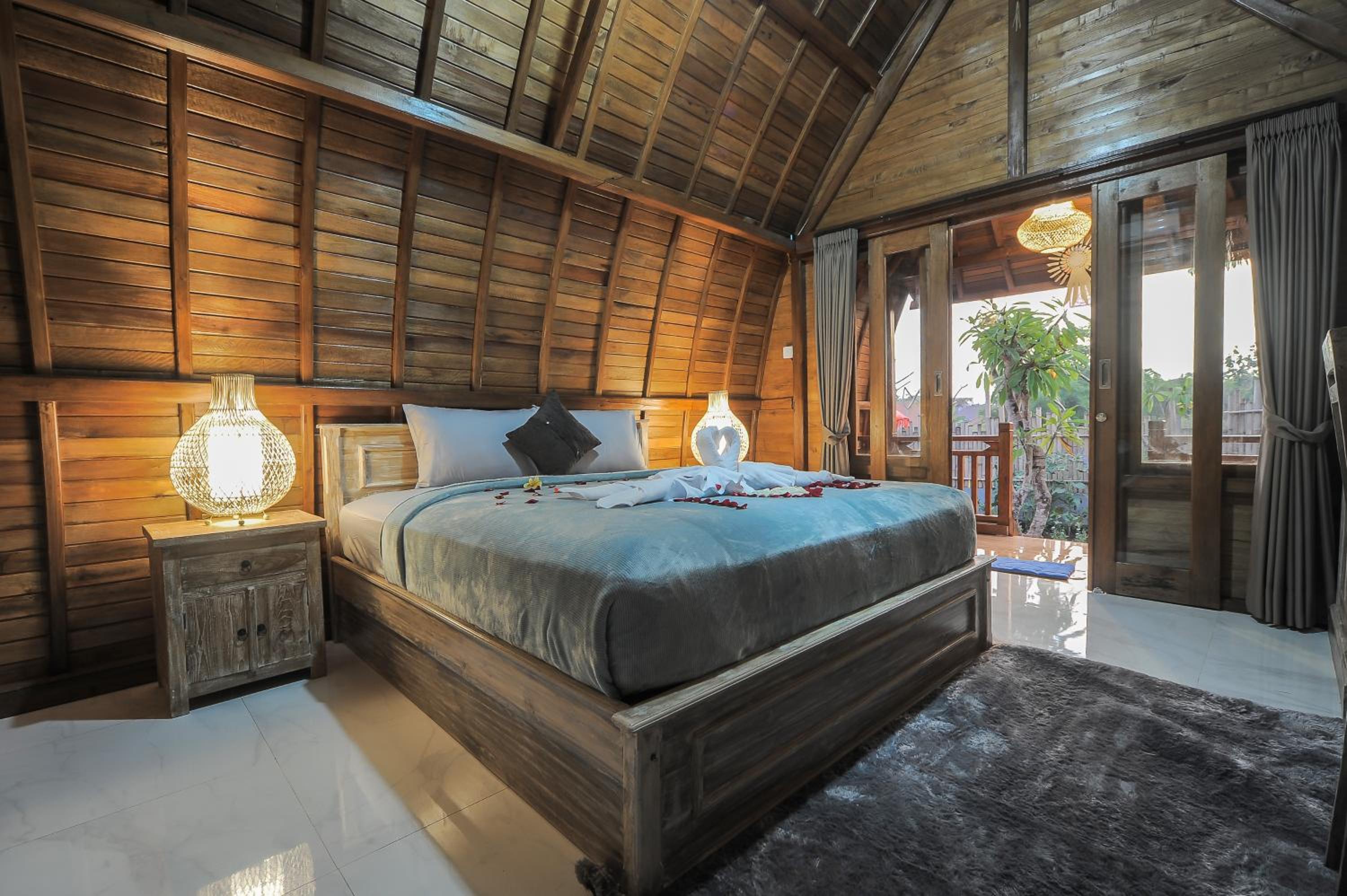 Deluxe King Room - Photo 3