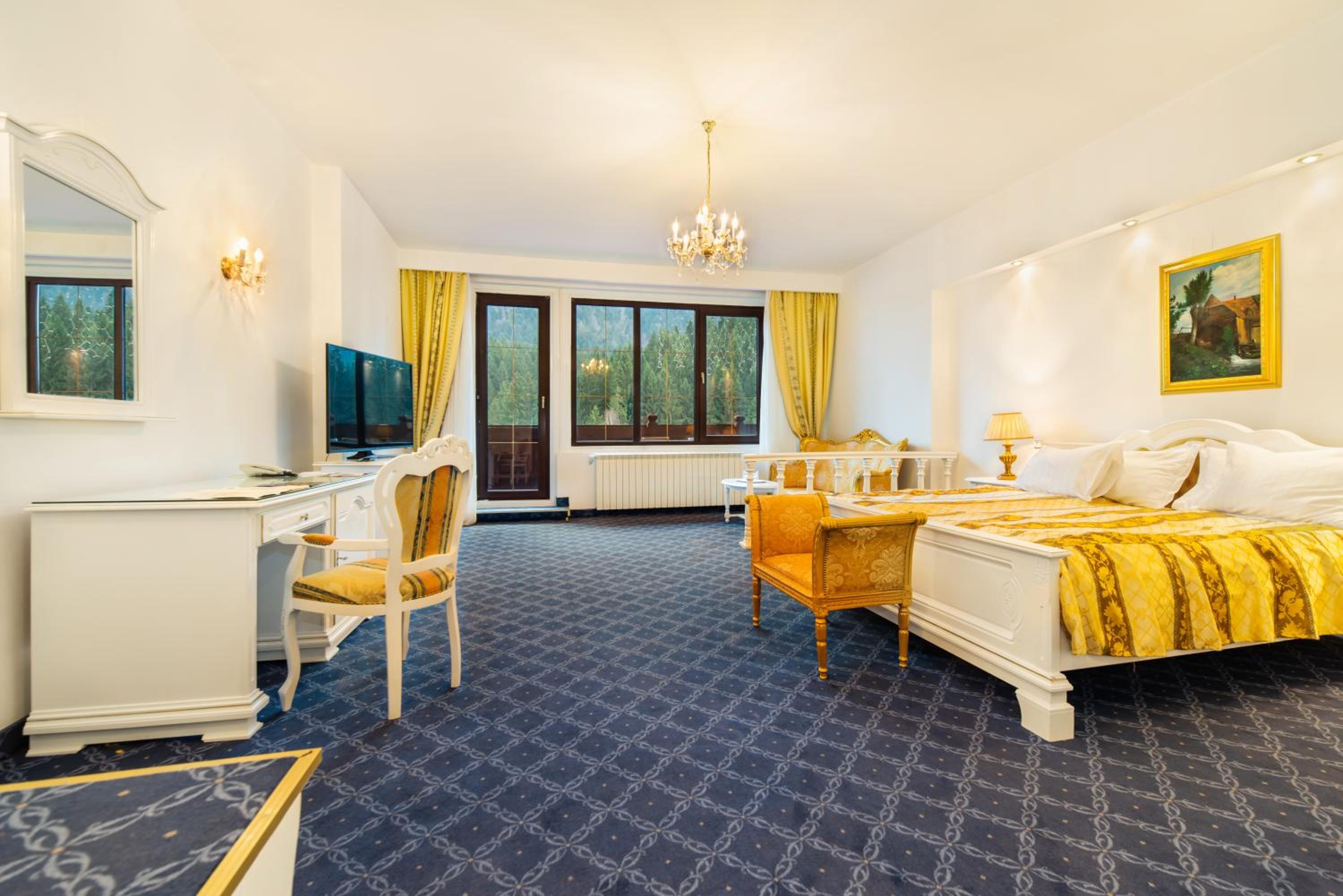 Superior Double Room with Balcony photo 2
