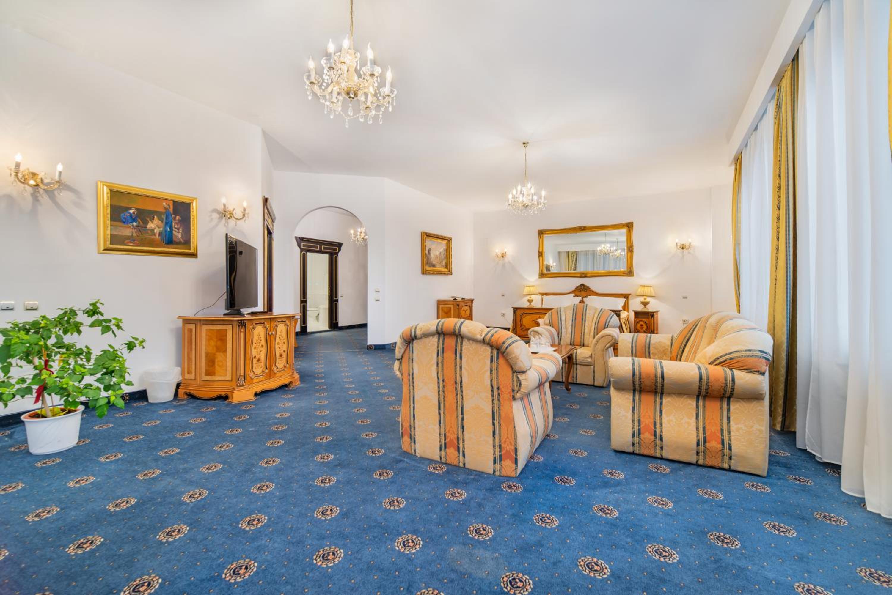 Premier Suite with Balcony photo 2