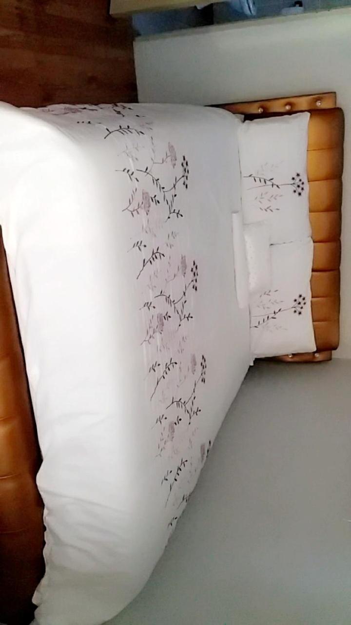 Deluxe Double Room with Shower - Photo 6