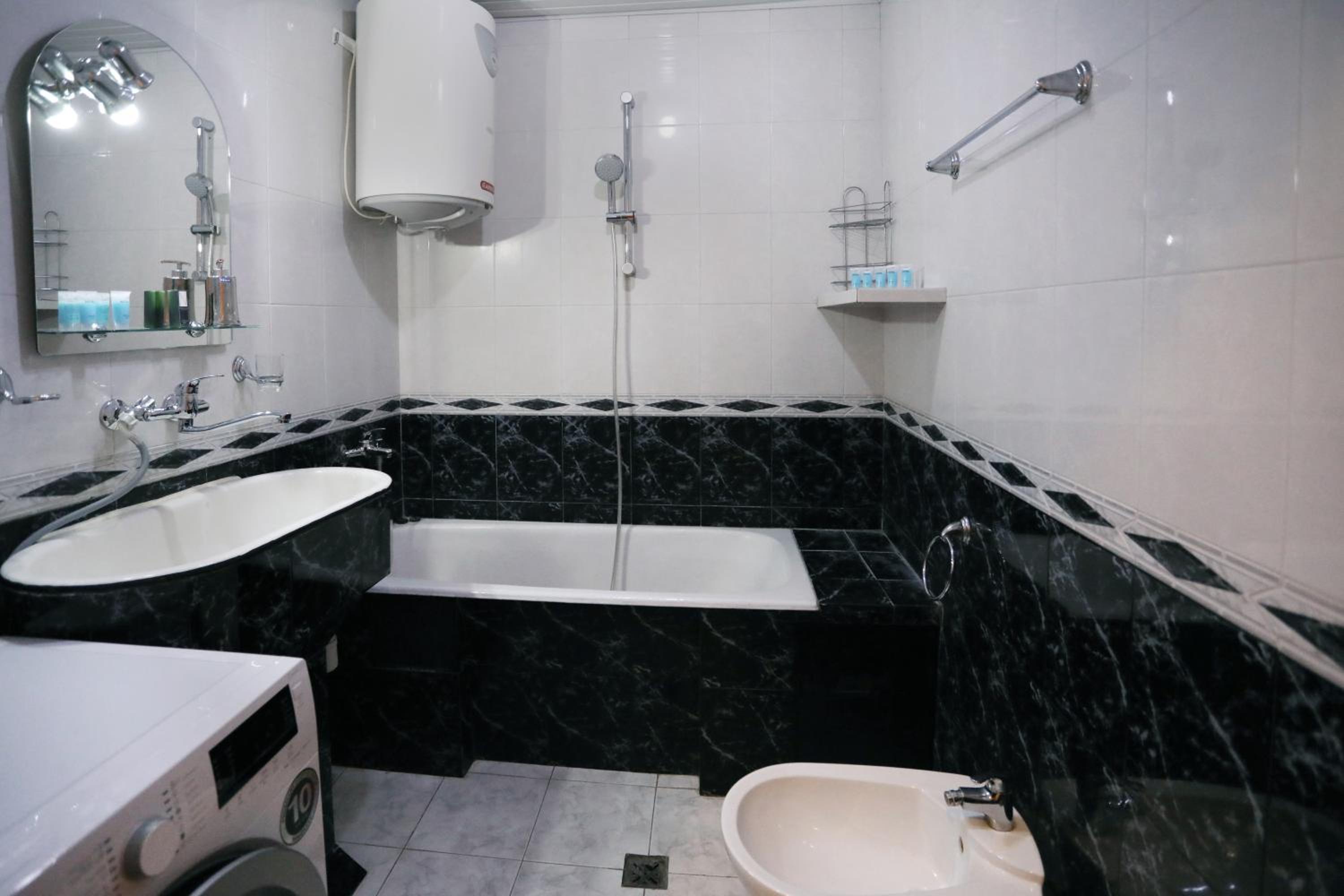 Three-Bedroom Apartment - Photo 20