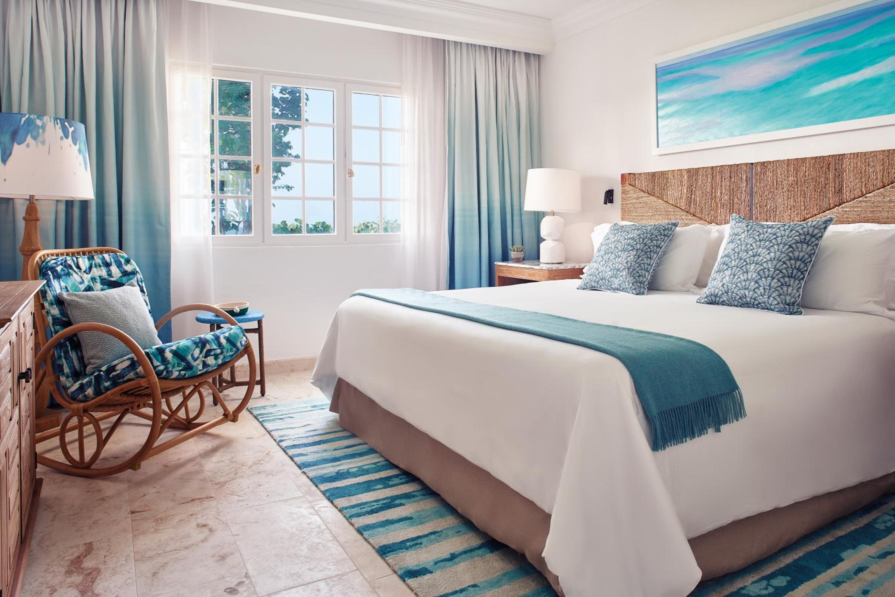 One Bedroom Ocean View Suite - Photo 2