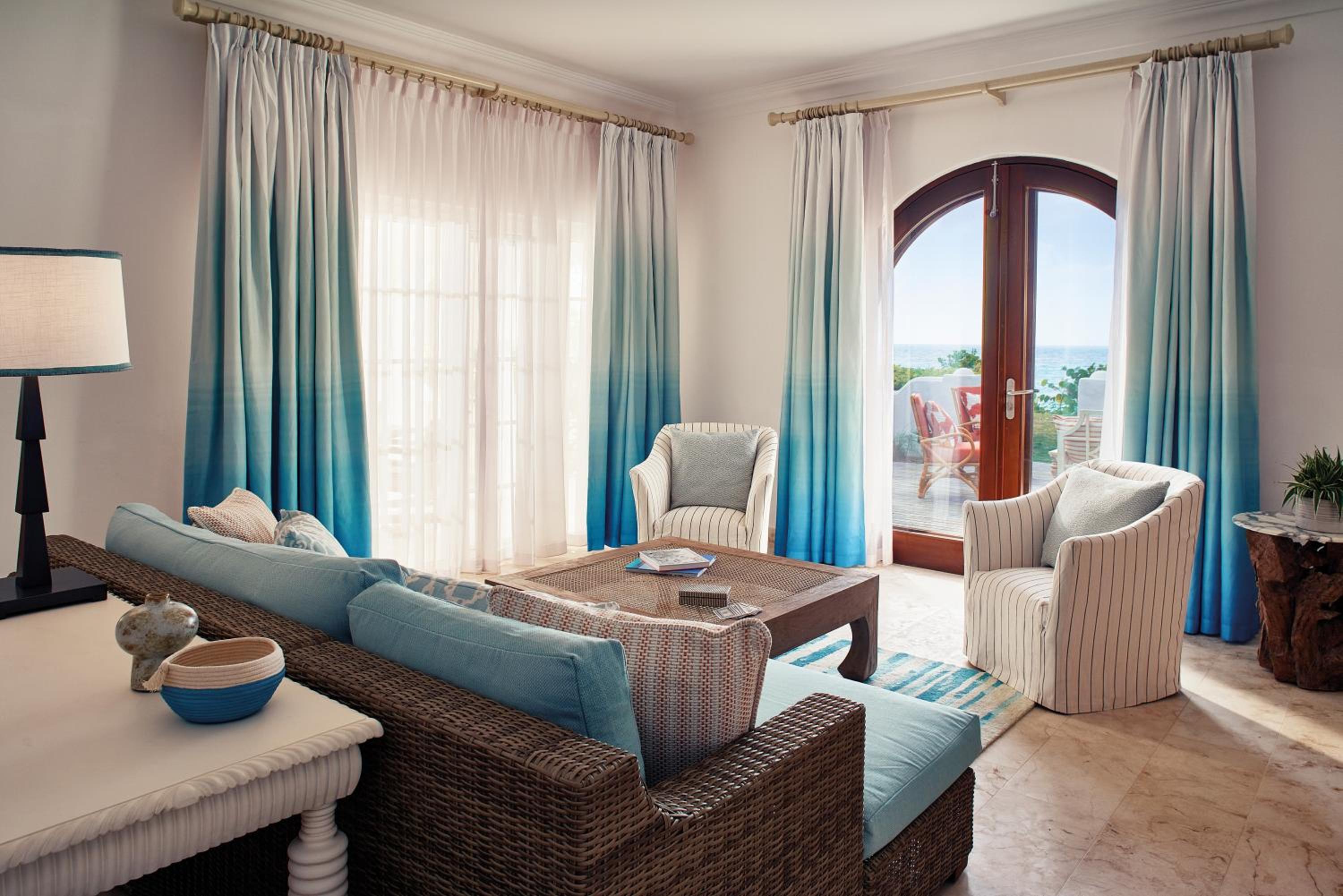 One Bedroom Beachfront Suite - Photo 1