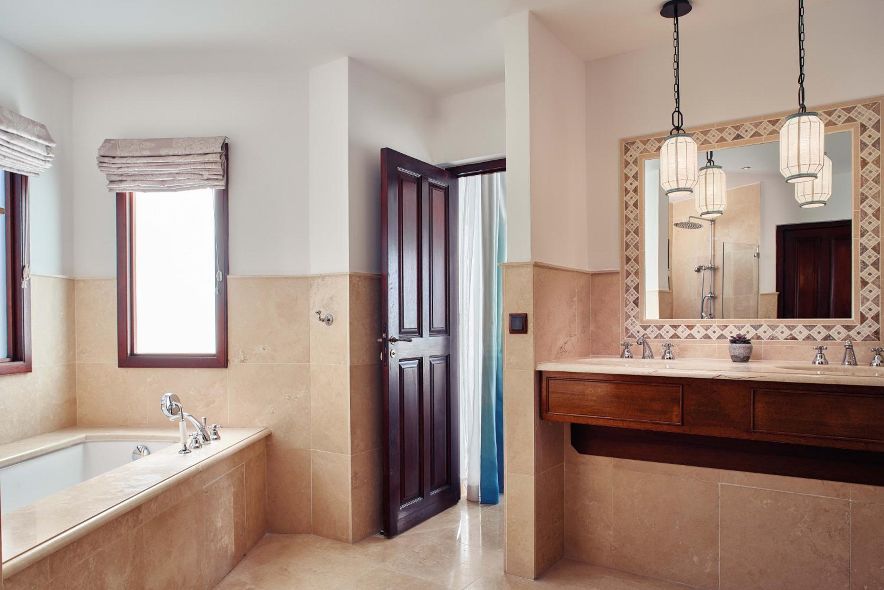 One-Bedroom Suite with Plunge Pool - Photo 2