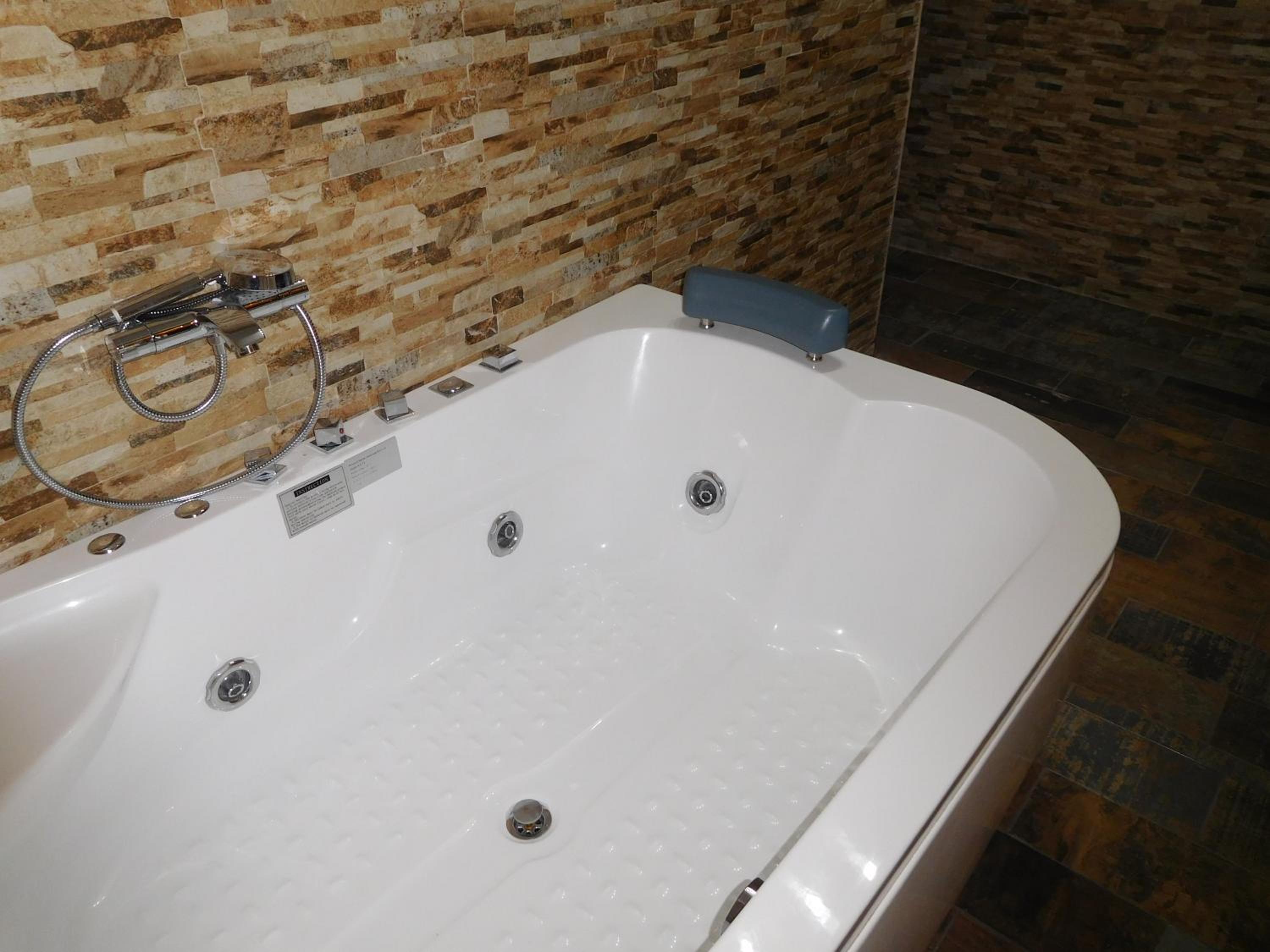 Suite with Spa Bath - Photo 5
