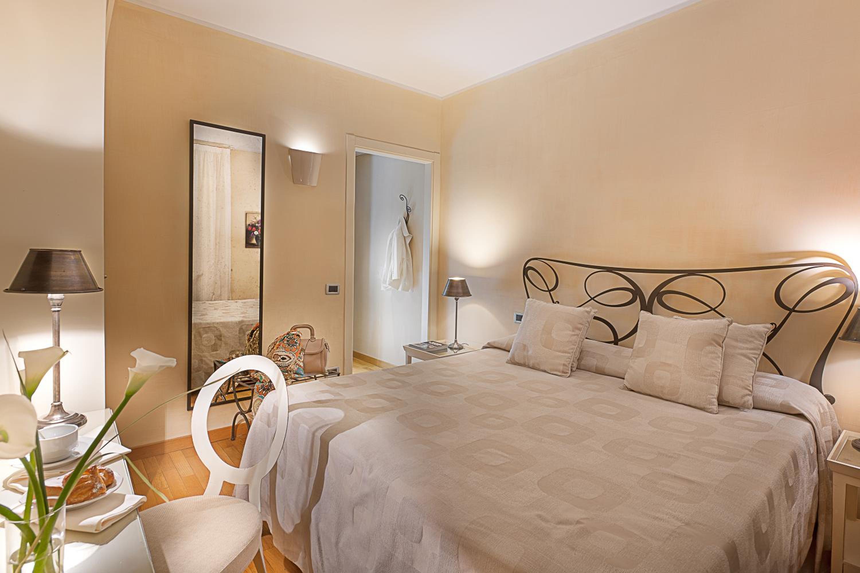 Economy Double Room - Photo 3
