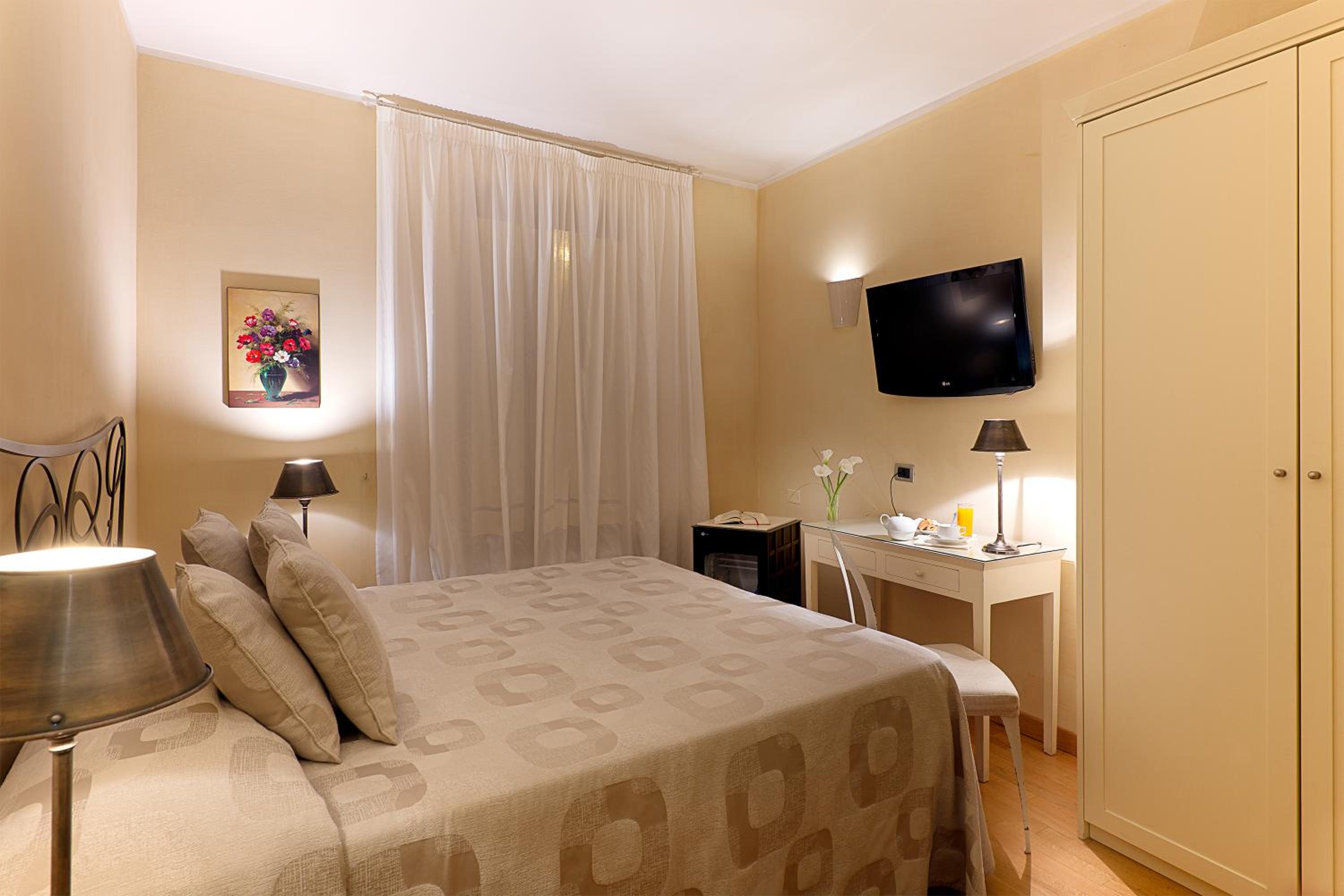 Economy Double Room - Photo 2