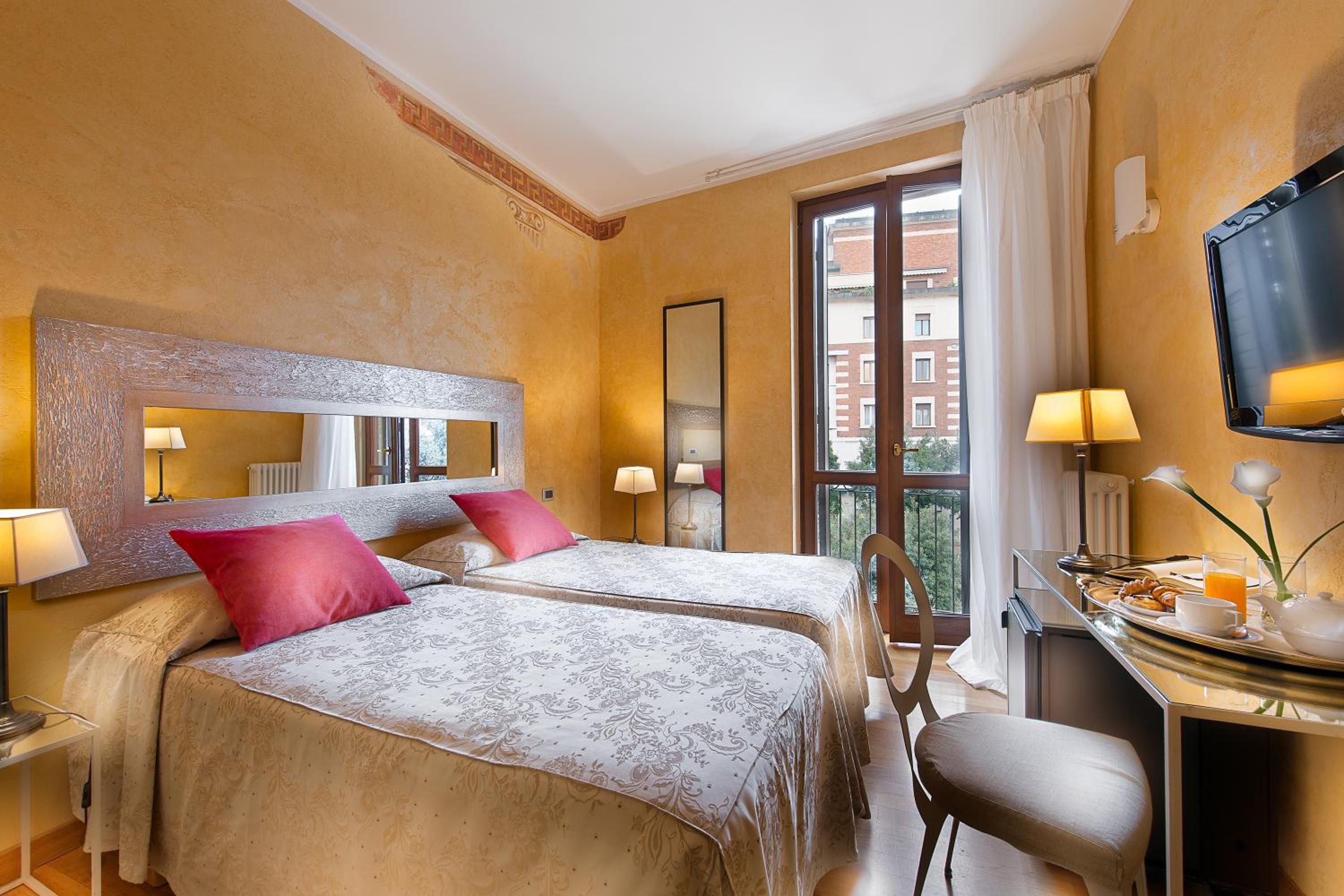 Double Room - Photo 1