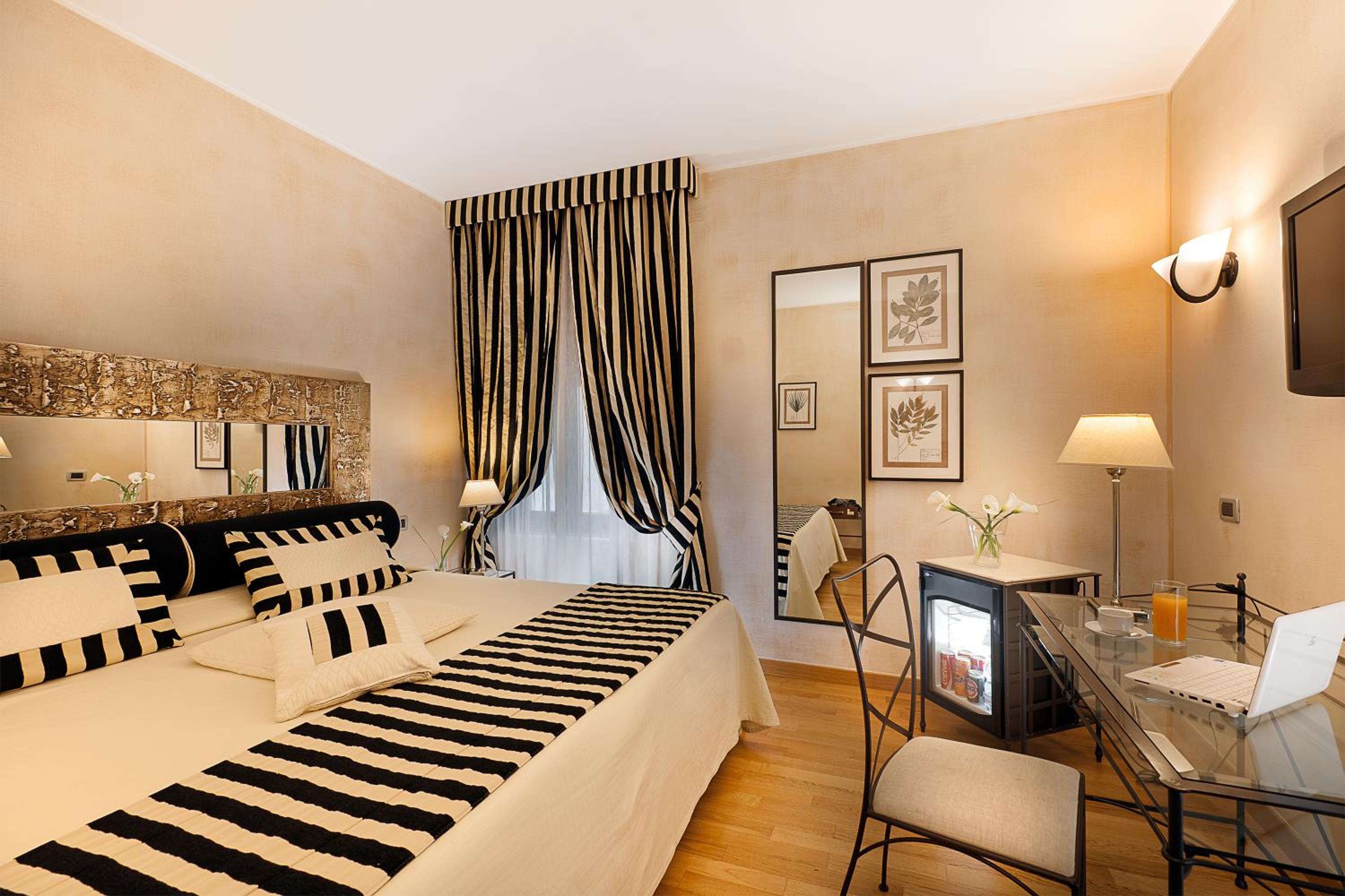 Superior Double Room - Photo 11