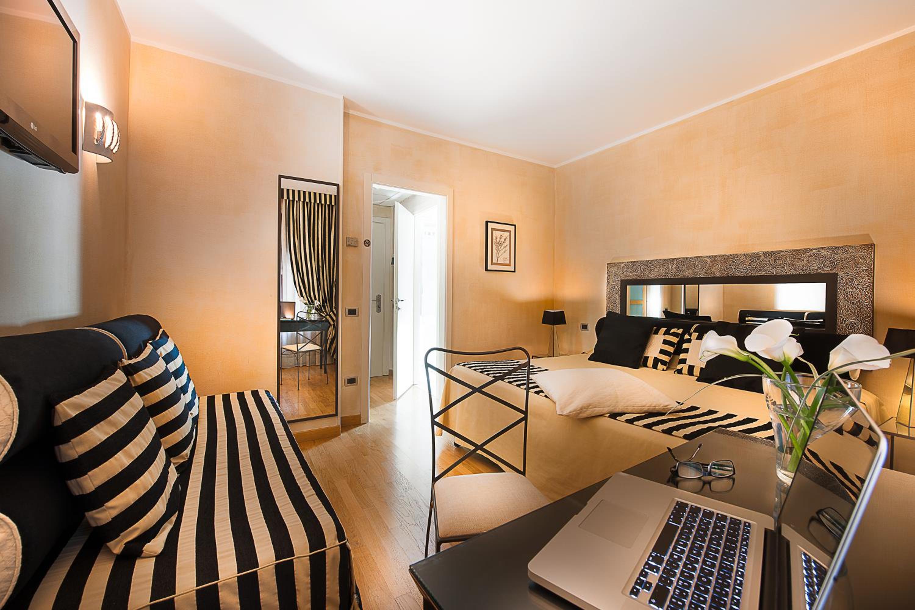 Superior Double Room - Photo 1