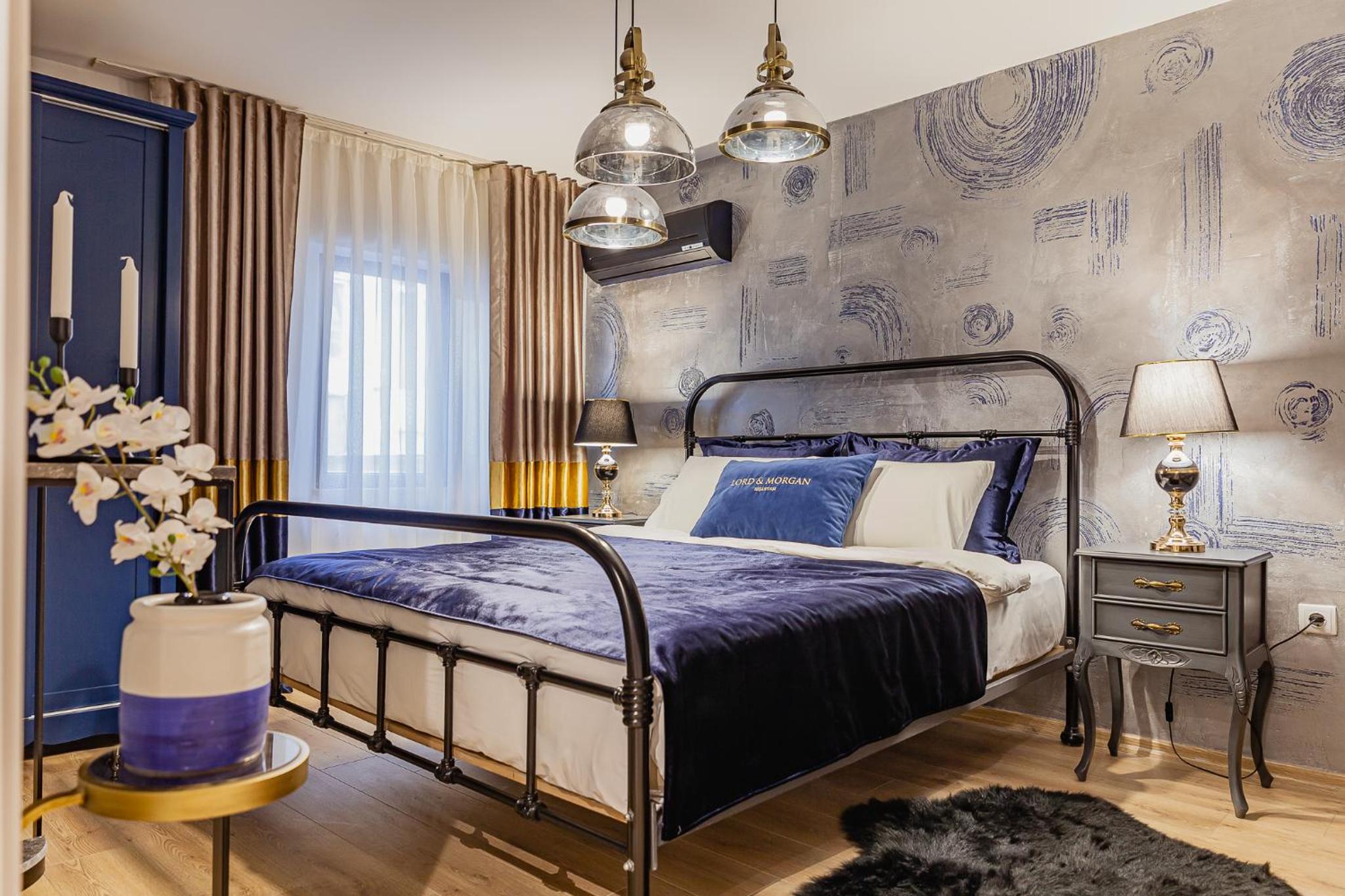 King Suite with Balcony photo 3