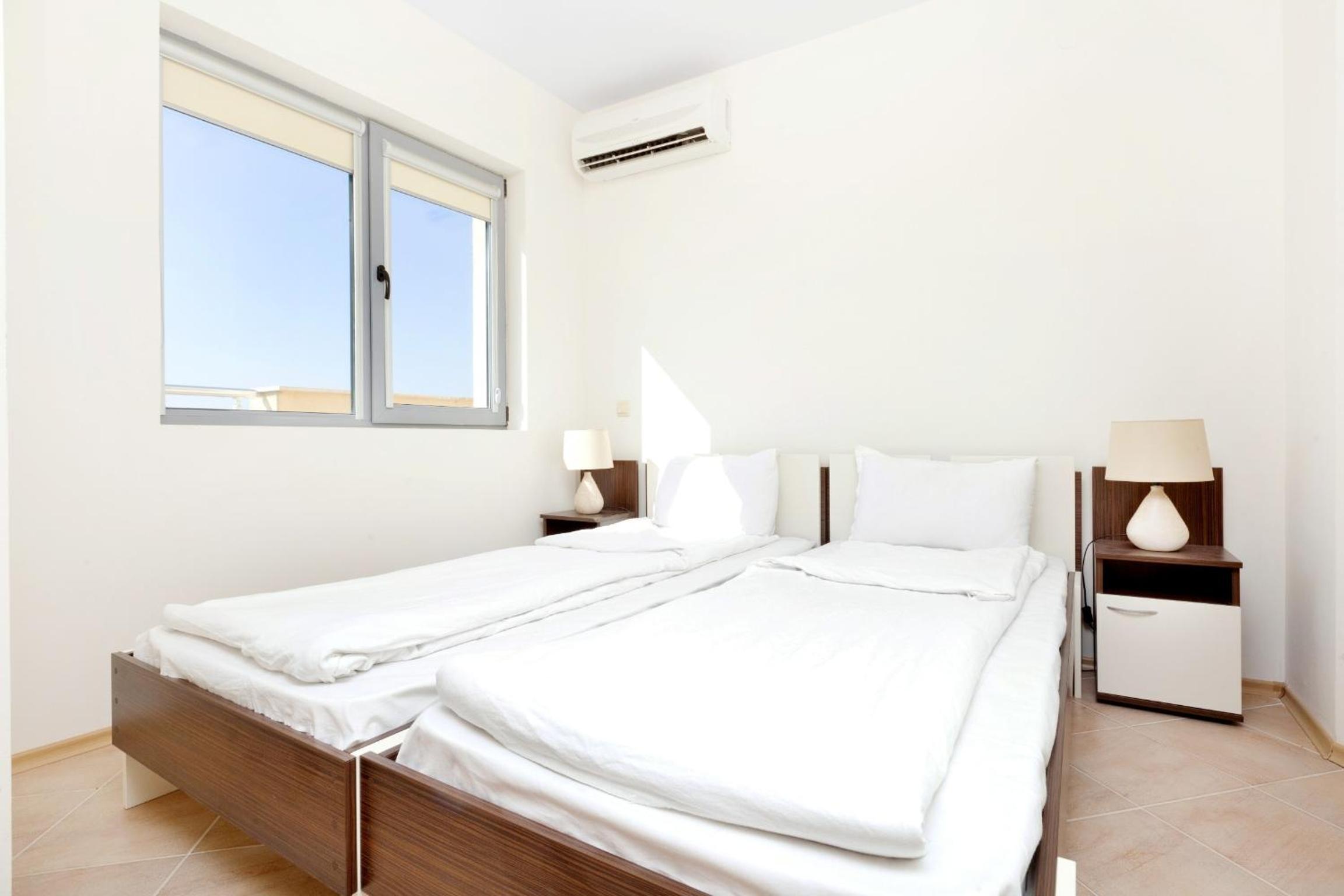 One-Bedroom Apartment with Balcony photo 1