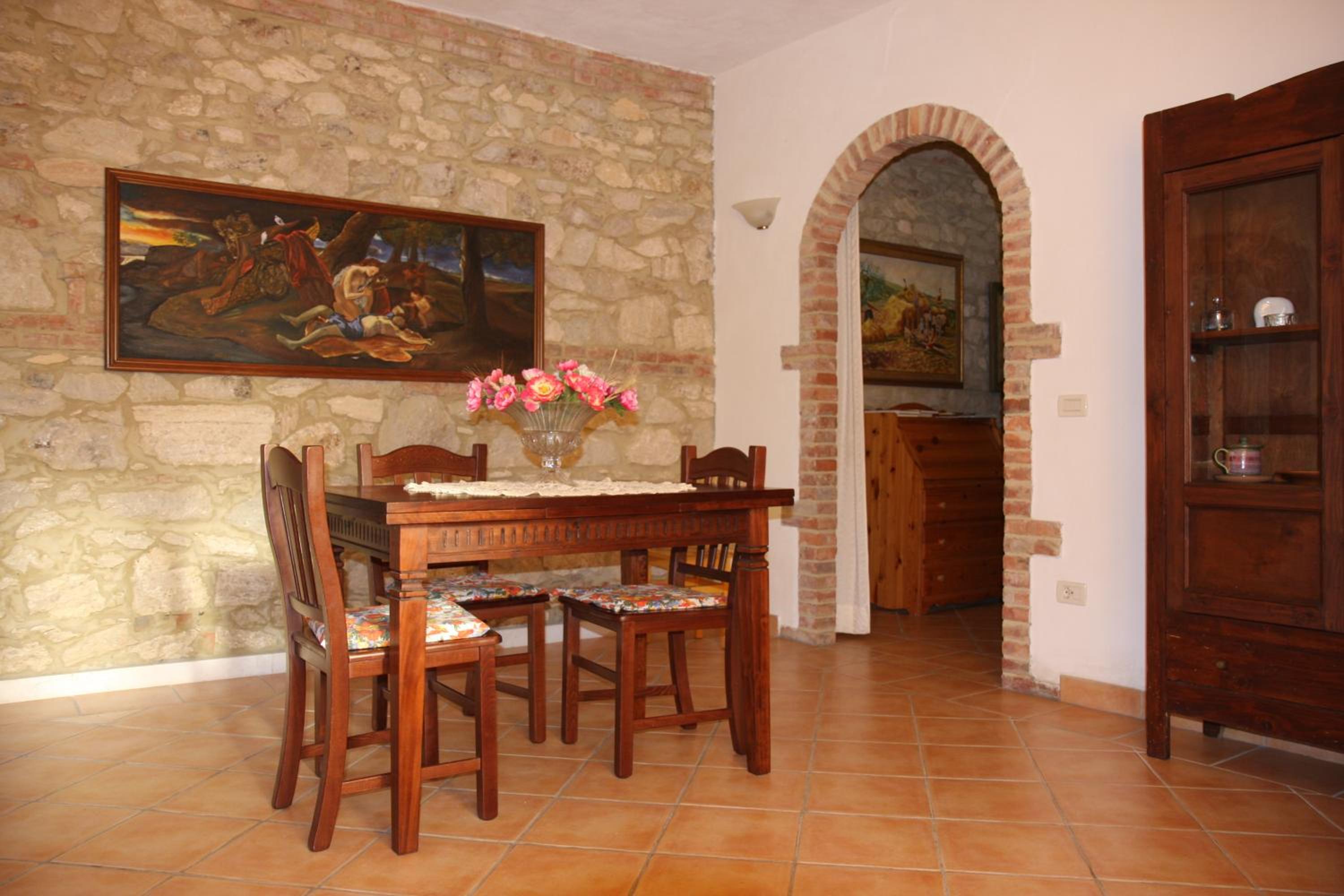 One-Bedroom Apartment - Photo 20