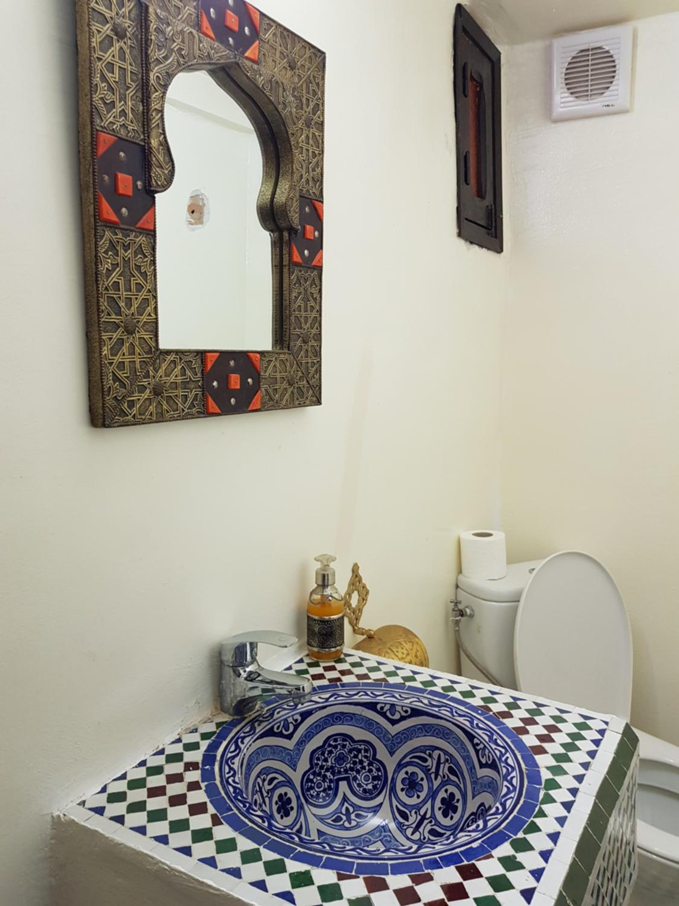 Economy Double Room - Photo 19