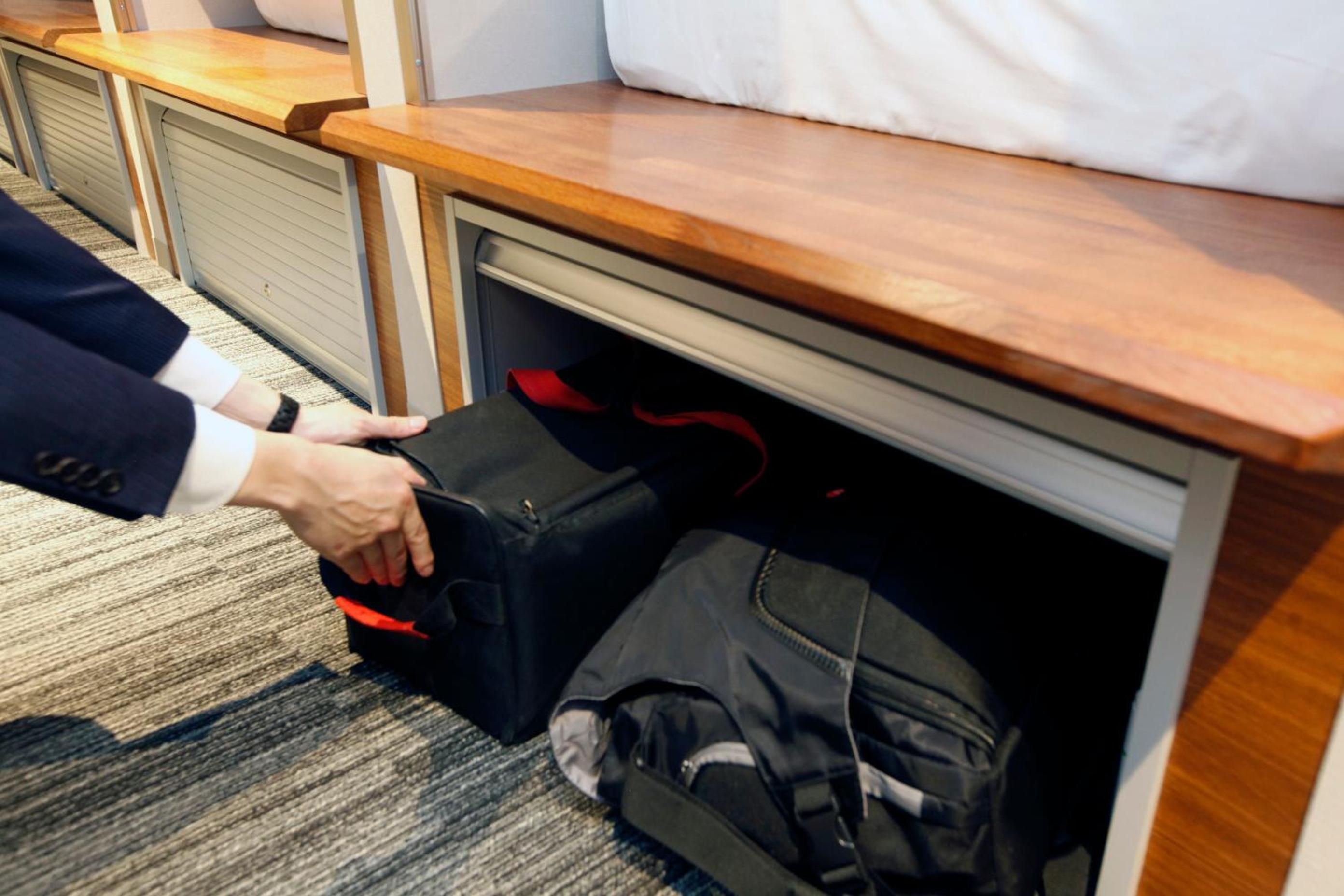 Standard Capsule Room - Male Only - Photo 3
