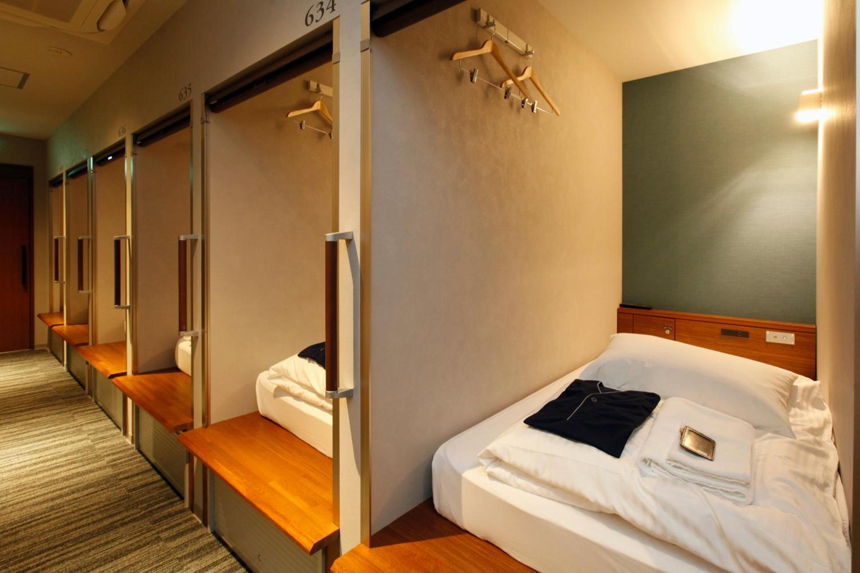 Standard Capsule Room - Male Only - Photo 5
