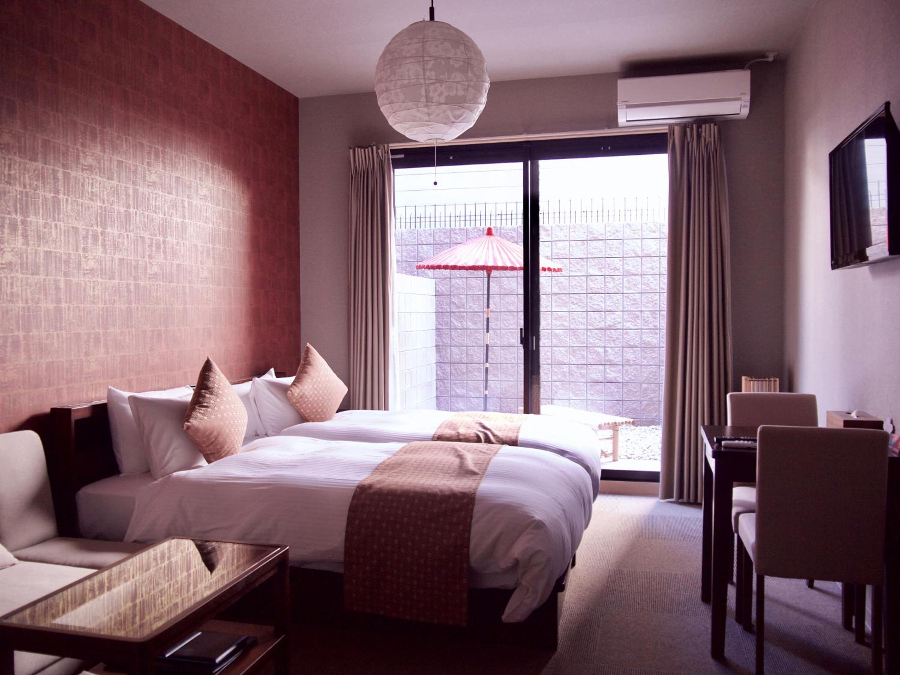 Twin Room with Terrace photo 3