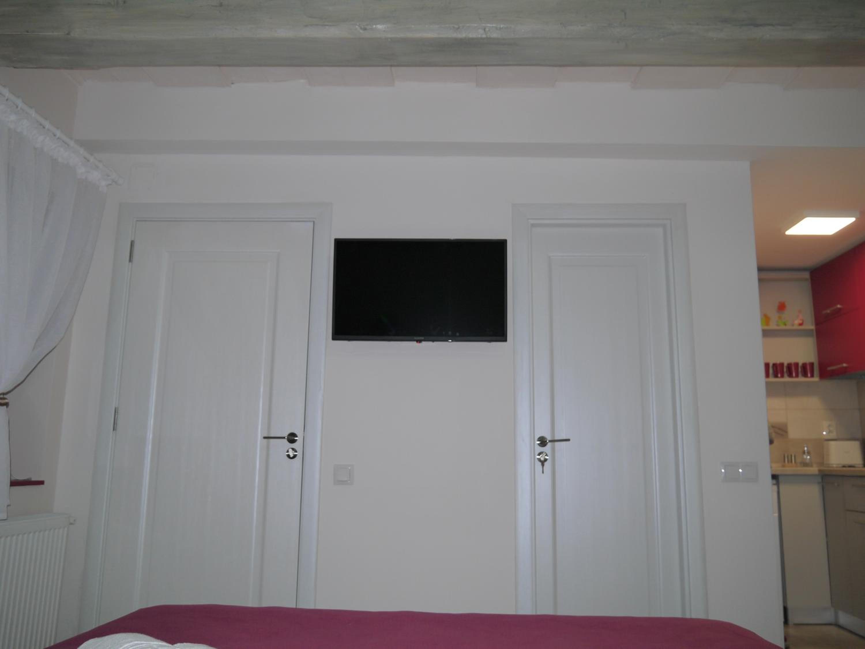 Studio Apartment - Photo 11