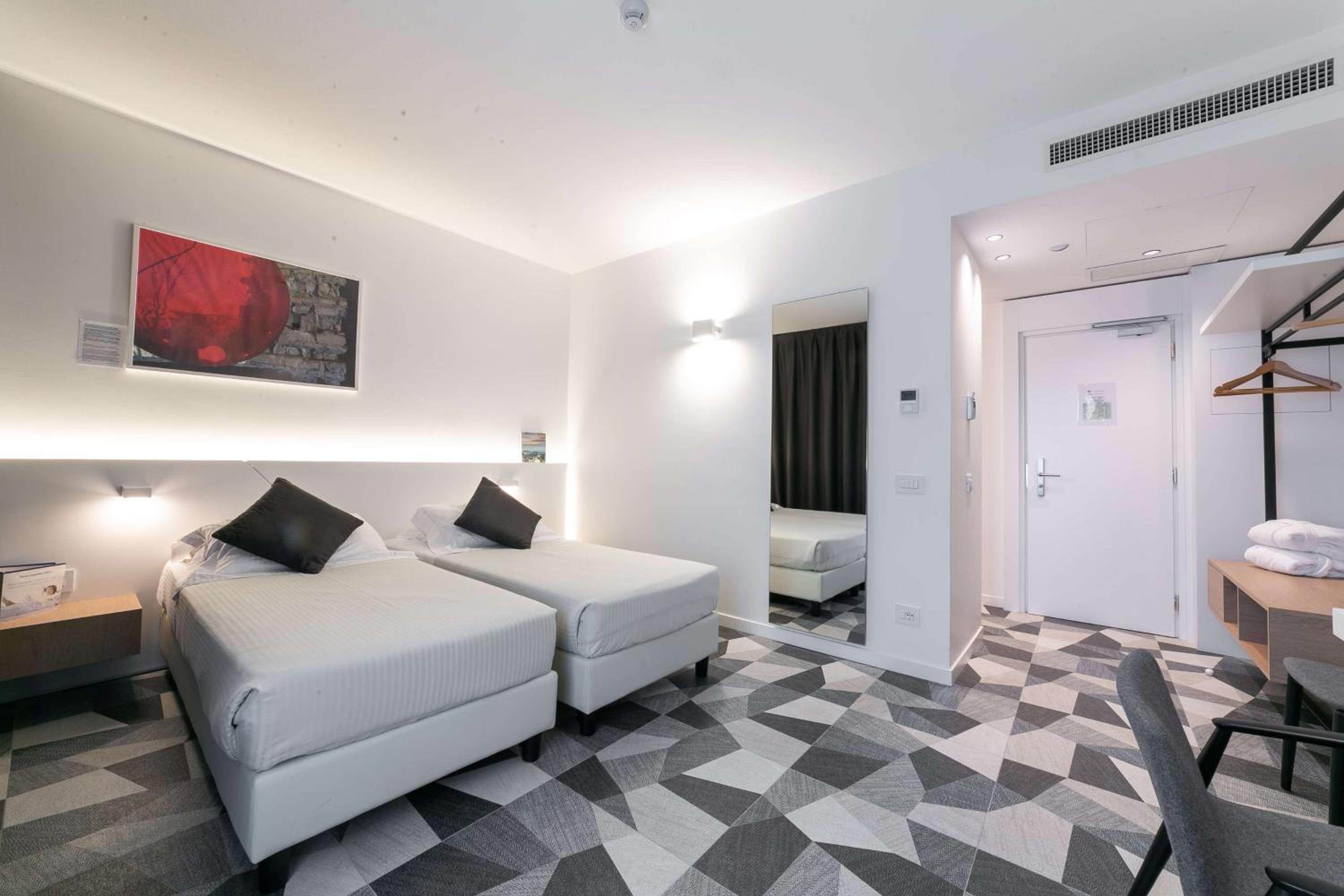 Superior Twin Room - Photo 1