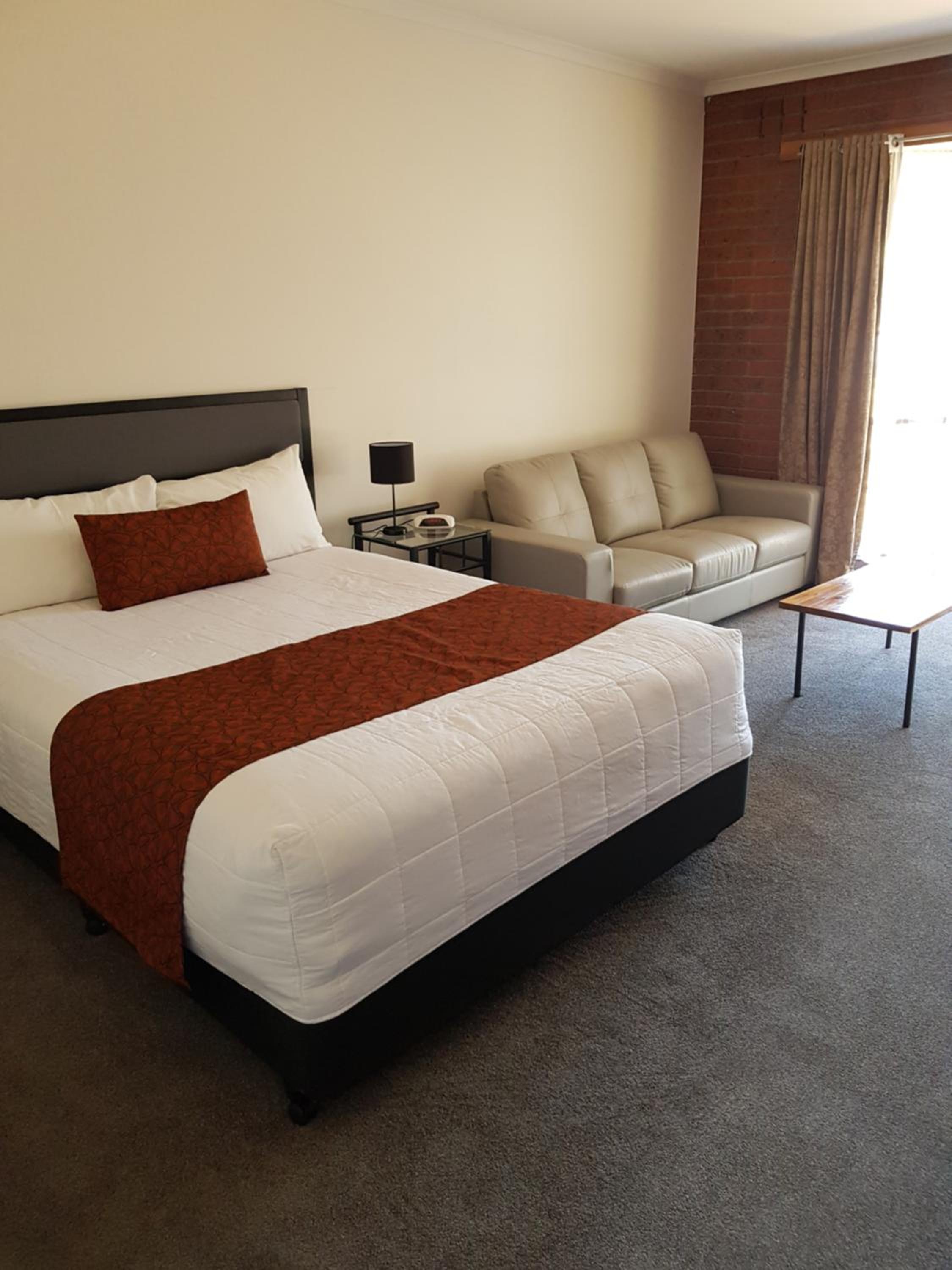 Queen Room photo 3