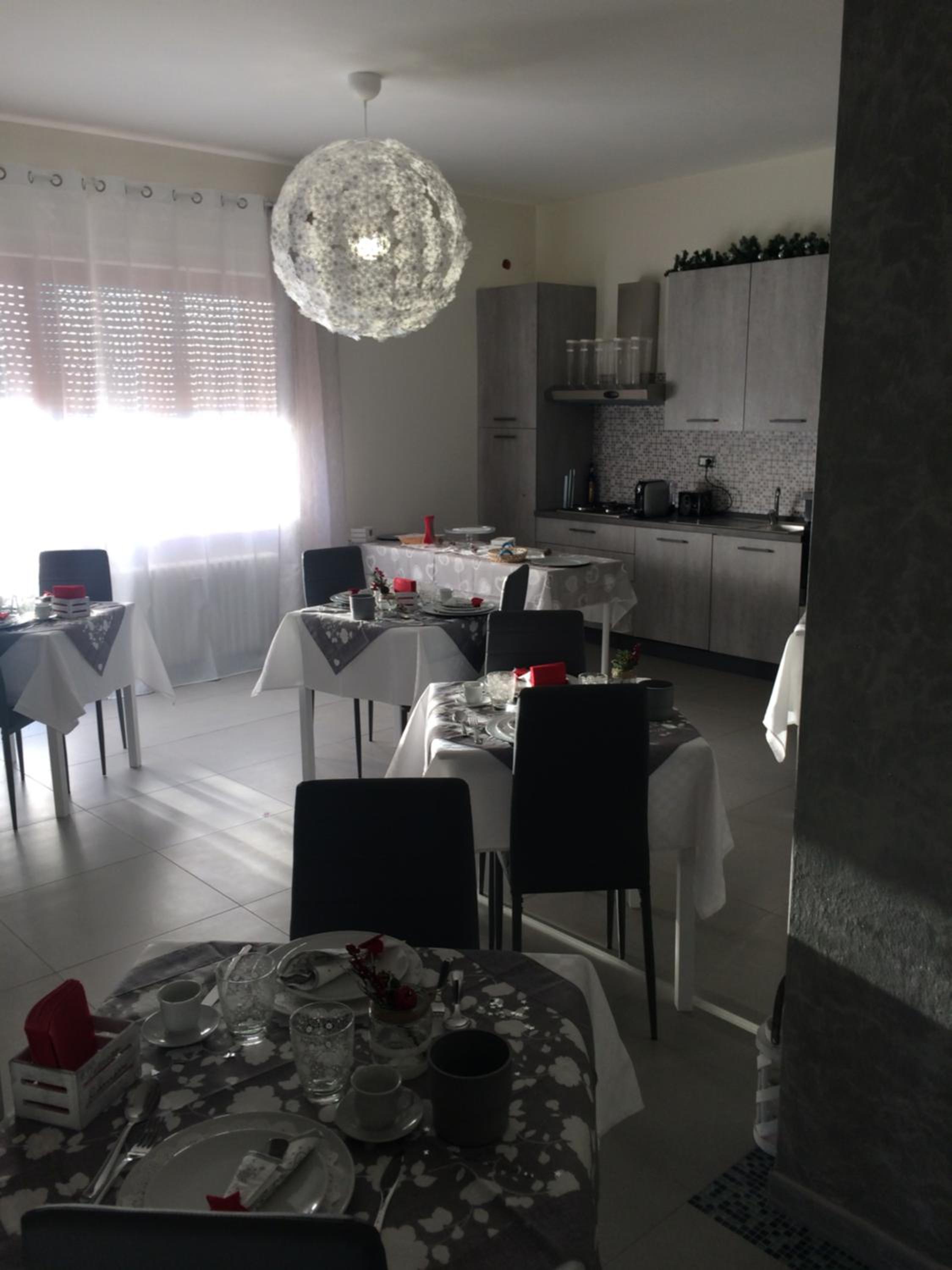 Double Room - Photo 5