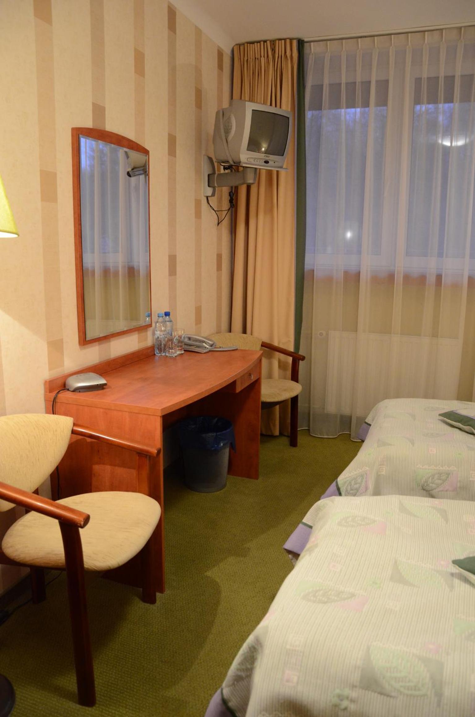 Twin Room - Photo 3