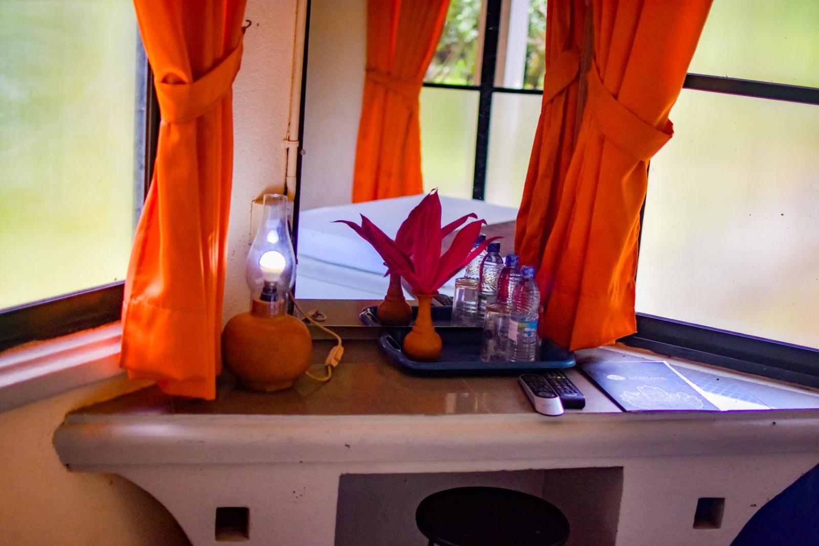 Standard Non/AC Room - Photo 12