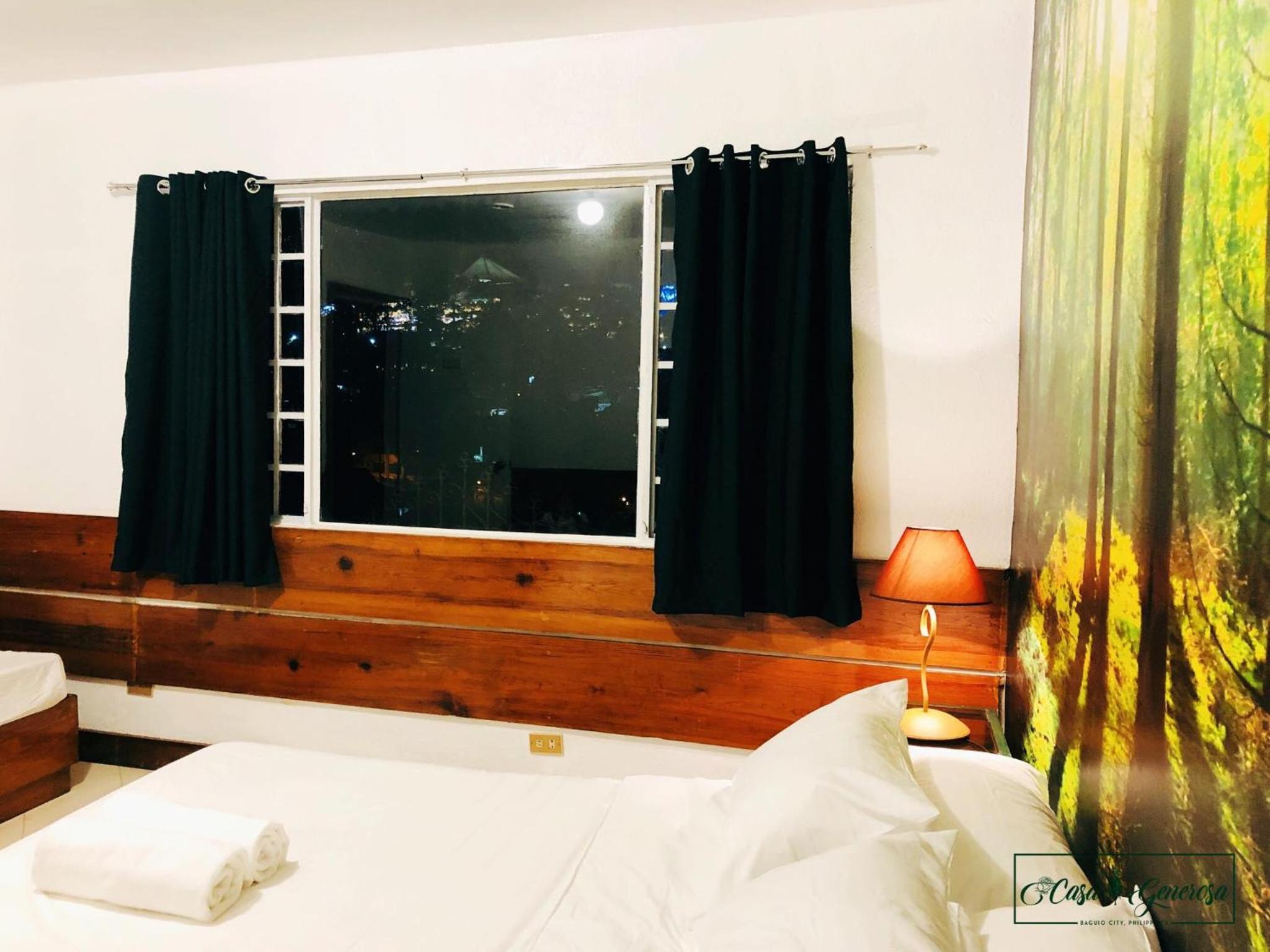 Deluxe Double Room with Balcony - Photo 17