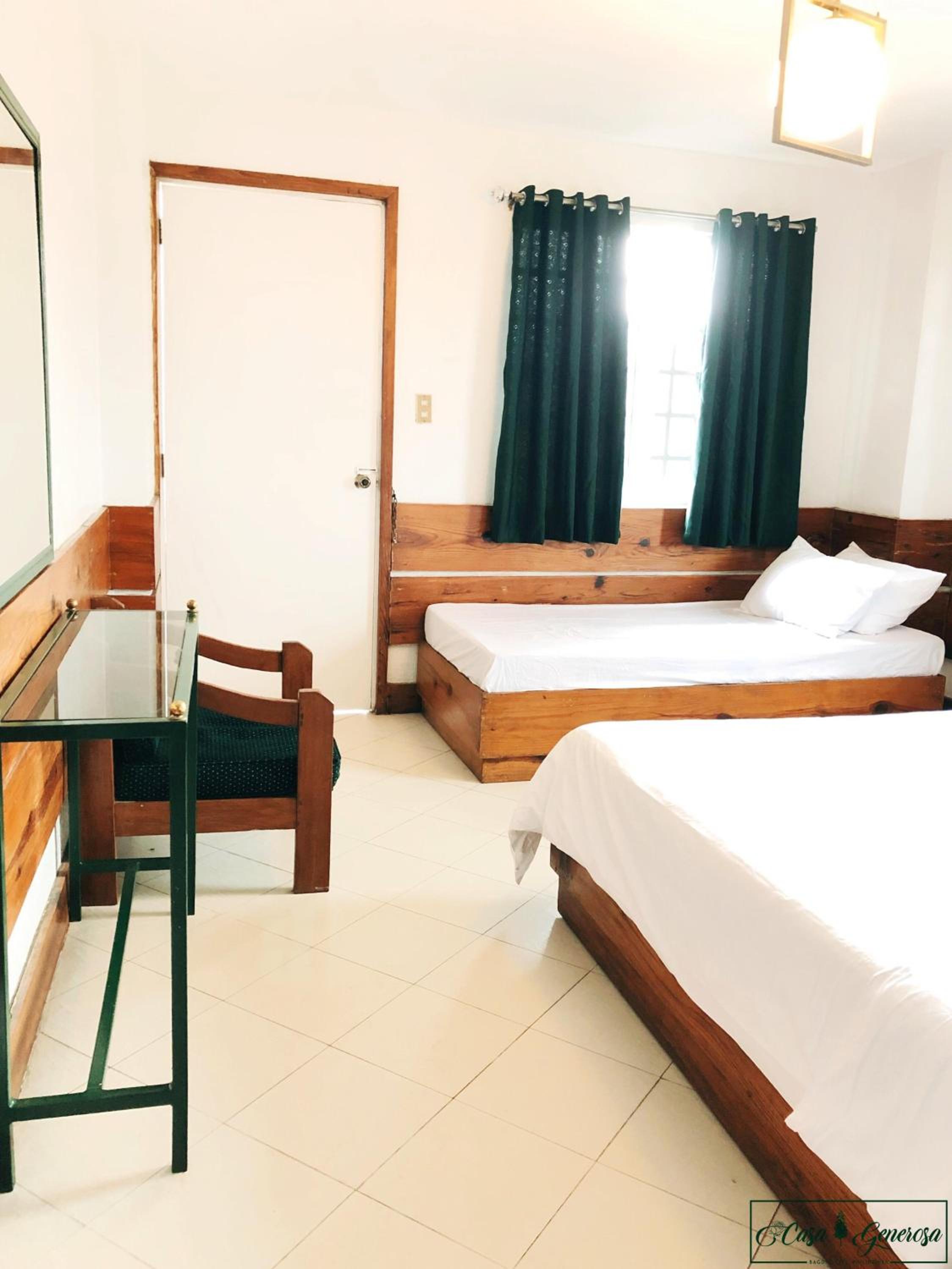 Deluxe Double Room with Balcony - Photo 13